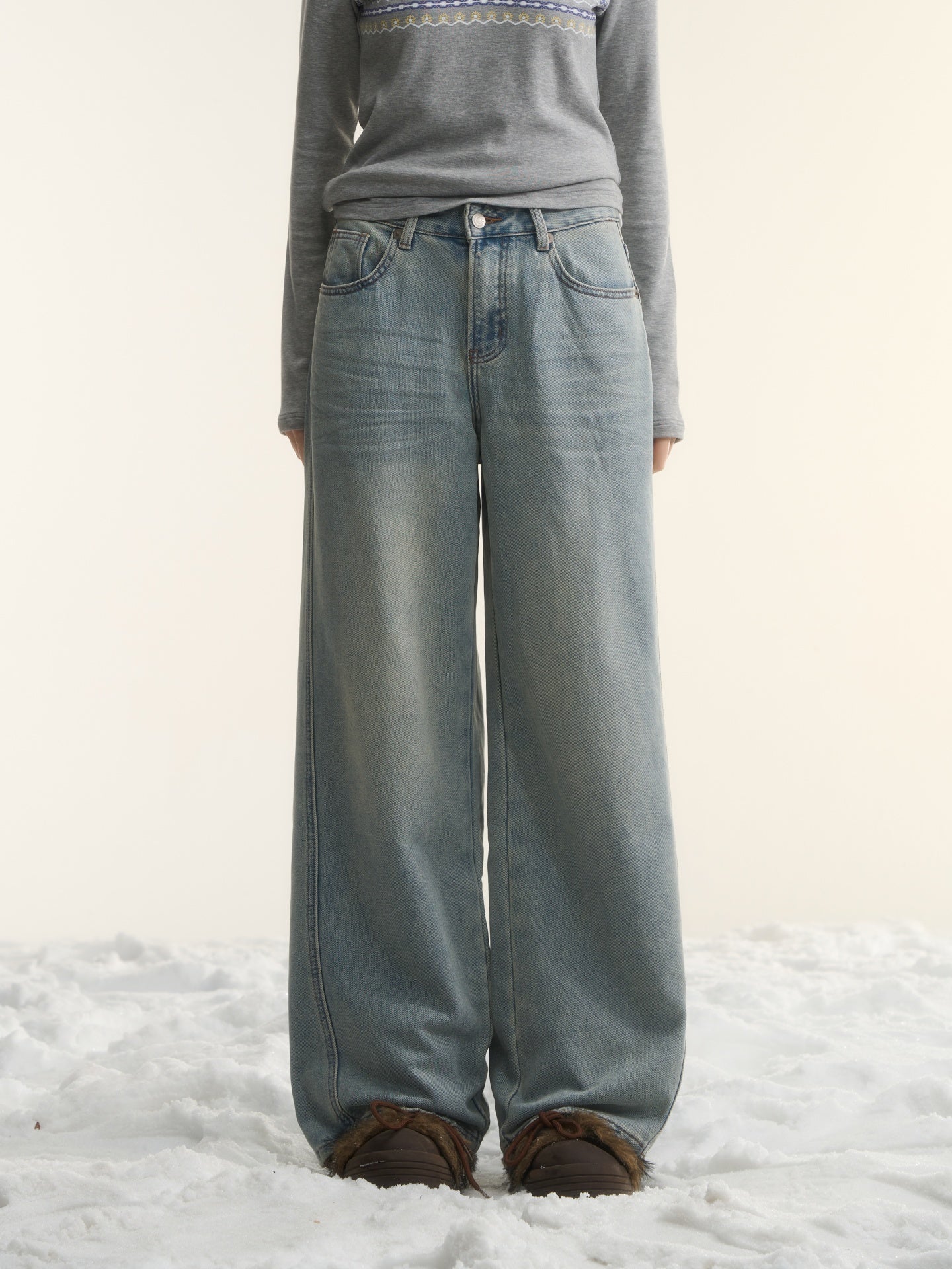 AsGony ASG24677 Washed denim jeans with curved segmentation and worn edges