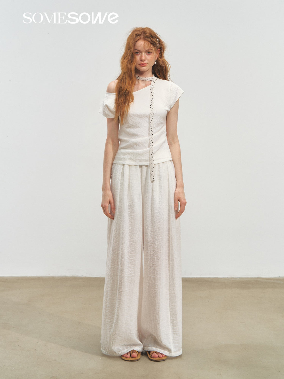 SOMESOWE S2508171&S2508172 One-shoulder polka dot tie top + pants set