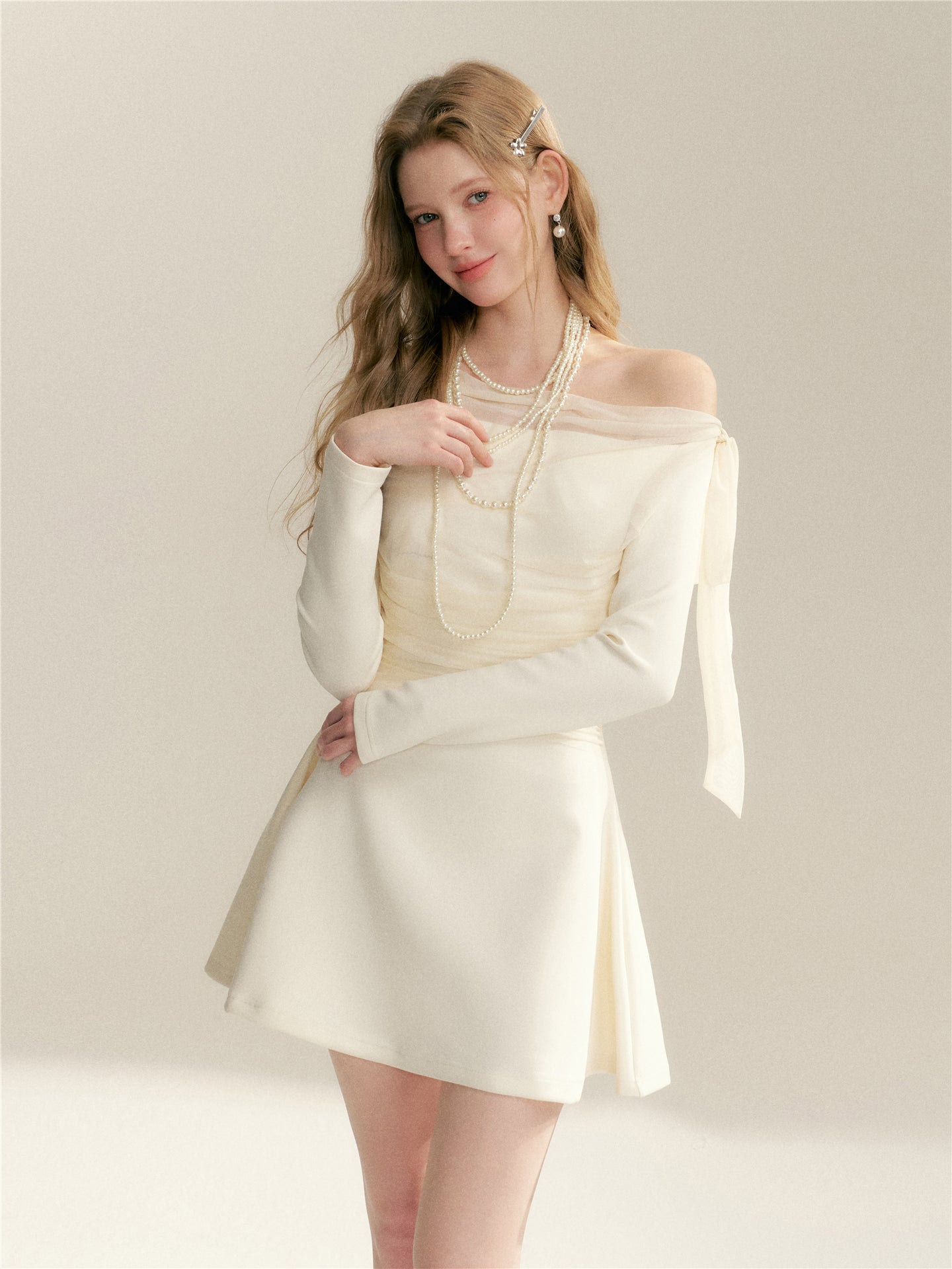 16DEWS 16D26021 Off shoulder bow slim fit long sleeved dress