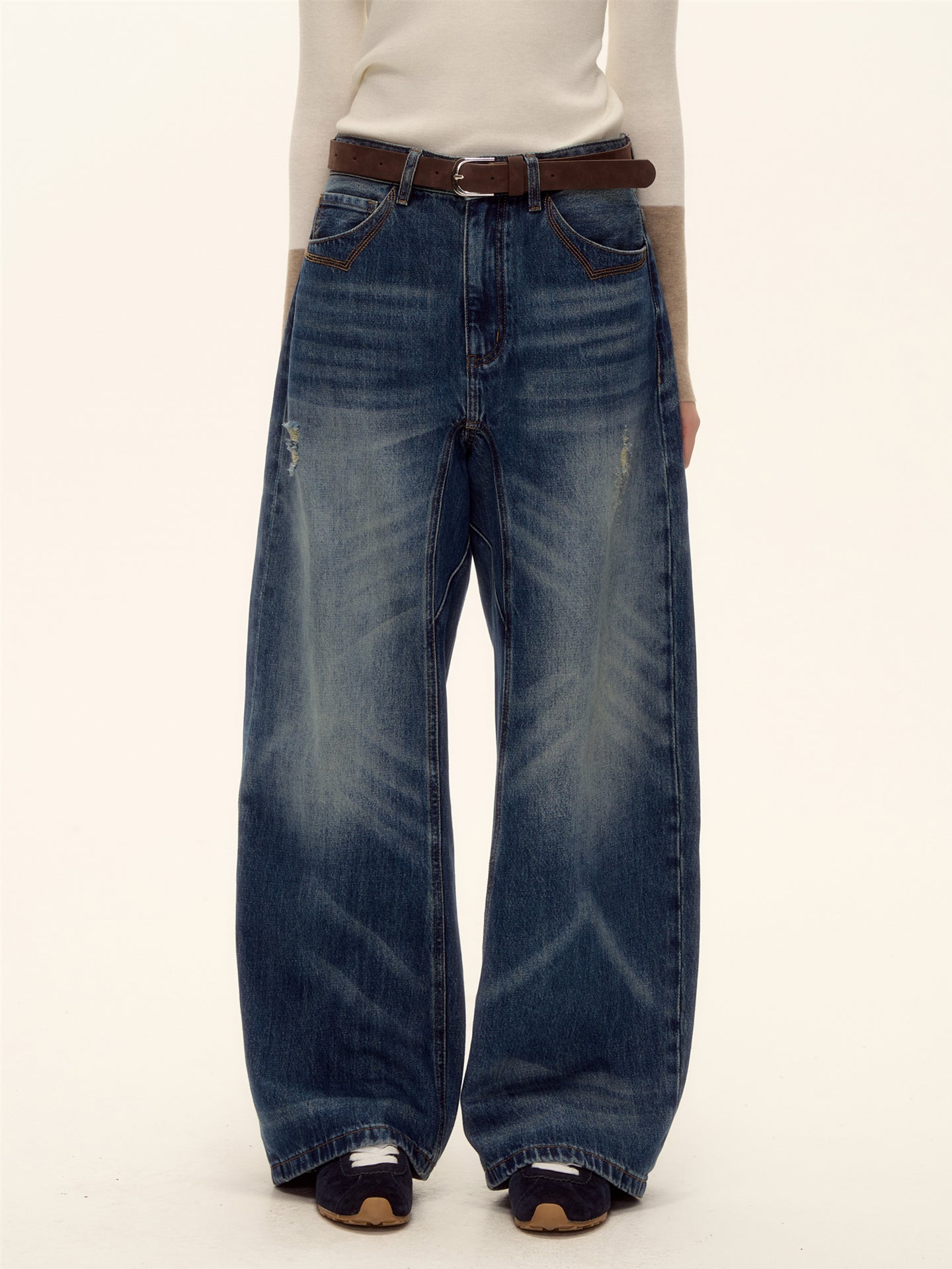 AsGony ASG25513 Ripped water washed curved knife jeans