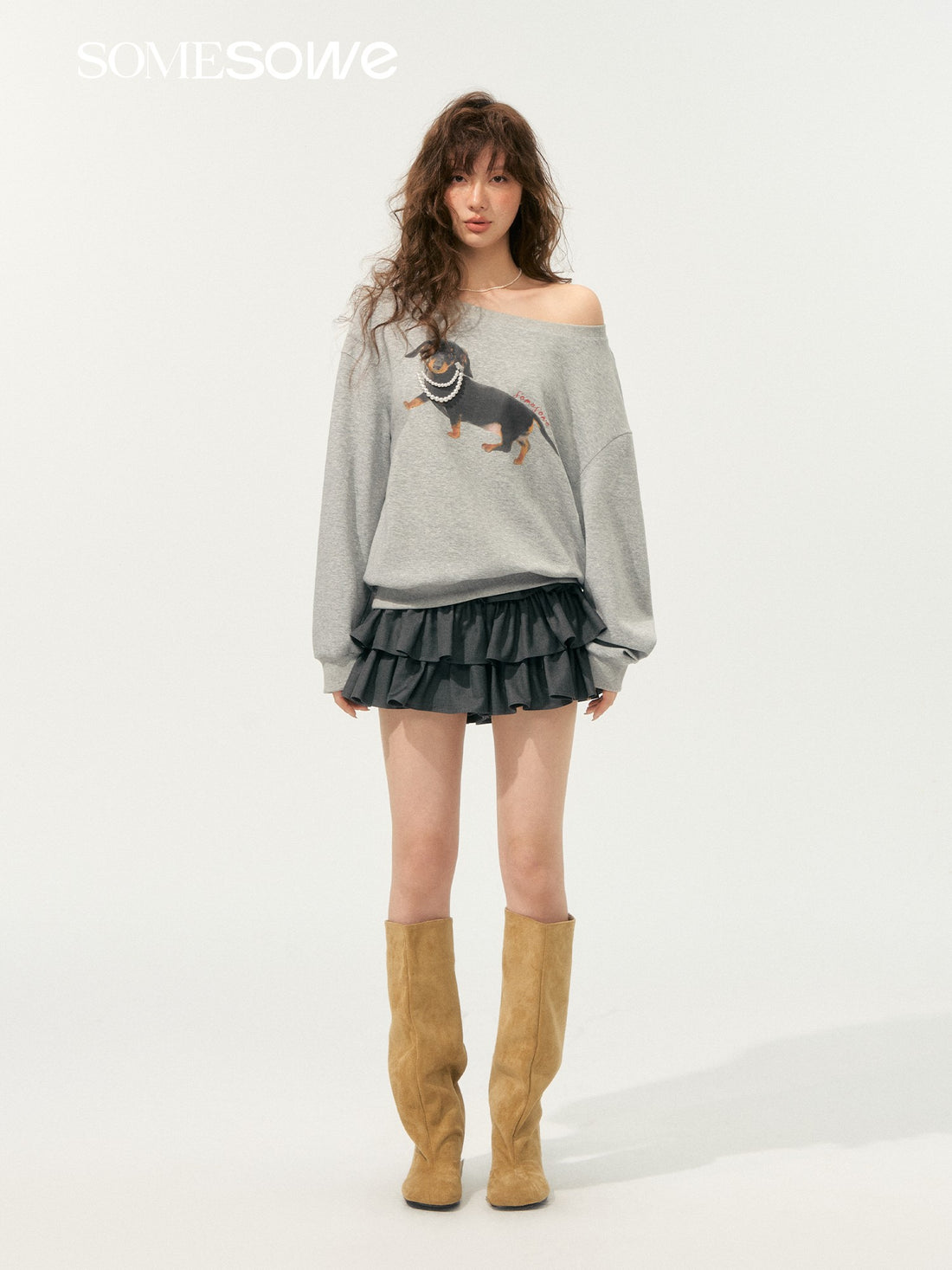SOMESOWE S2508179 Pearl dachshund one shoulder hoodie