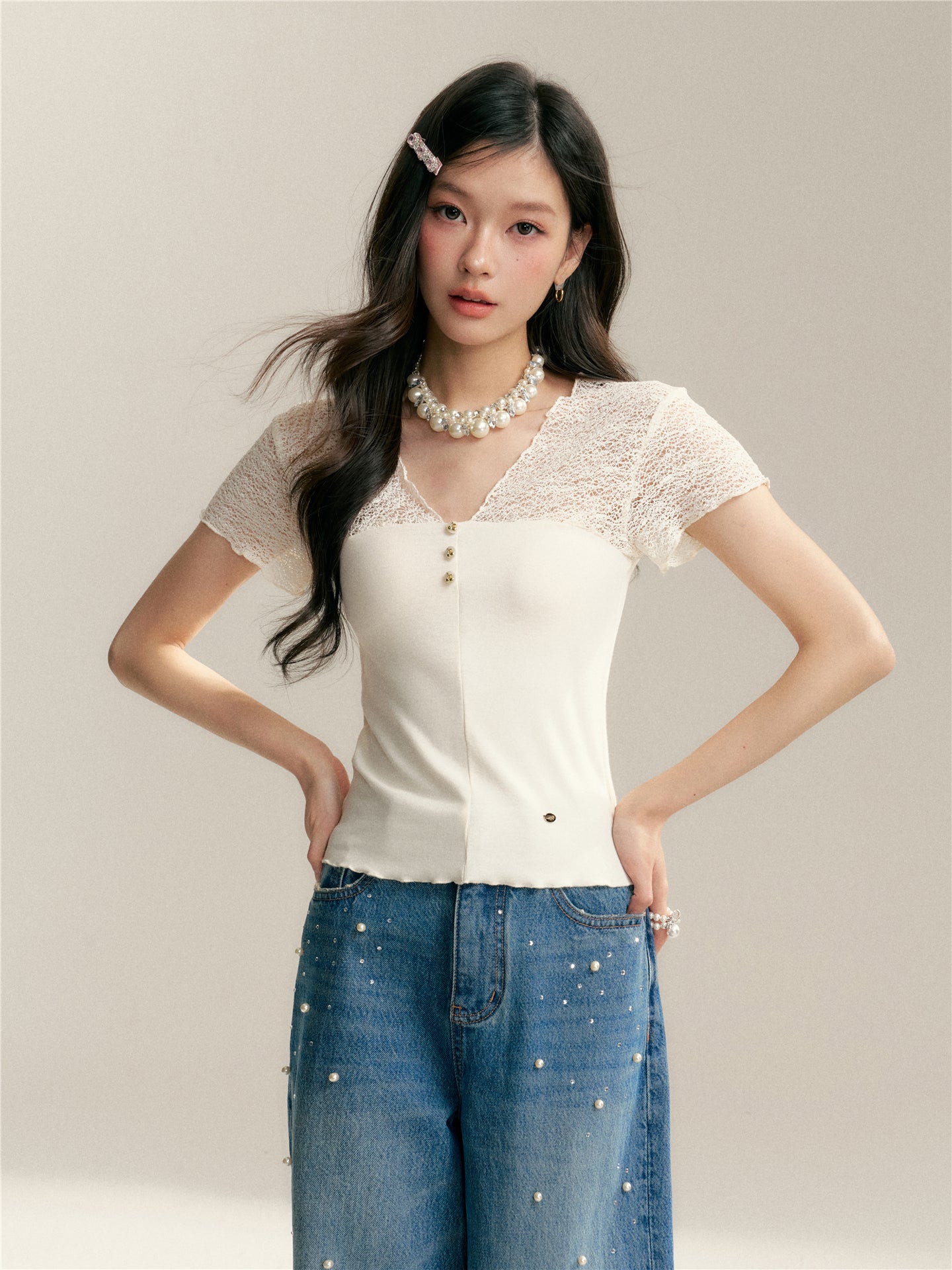 16DEWS 16D246058 Lace patchwork V-neck slim fit short sleeved top