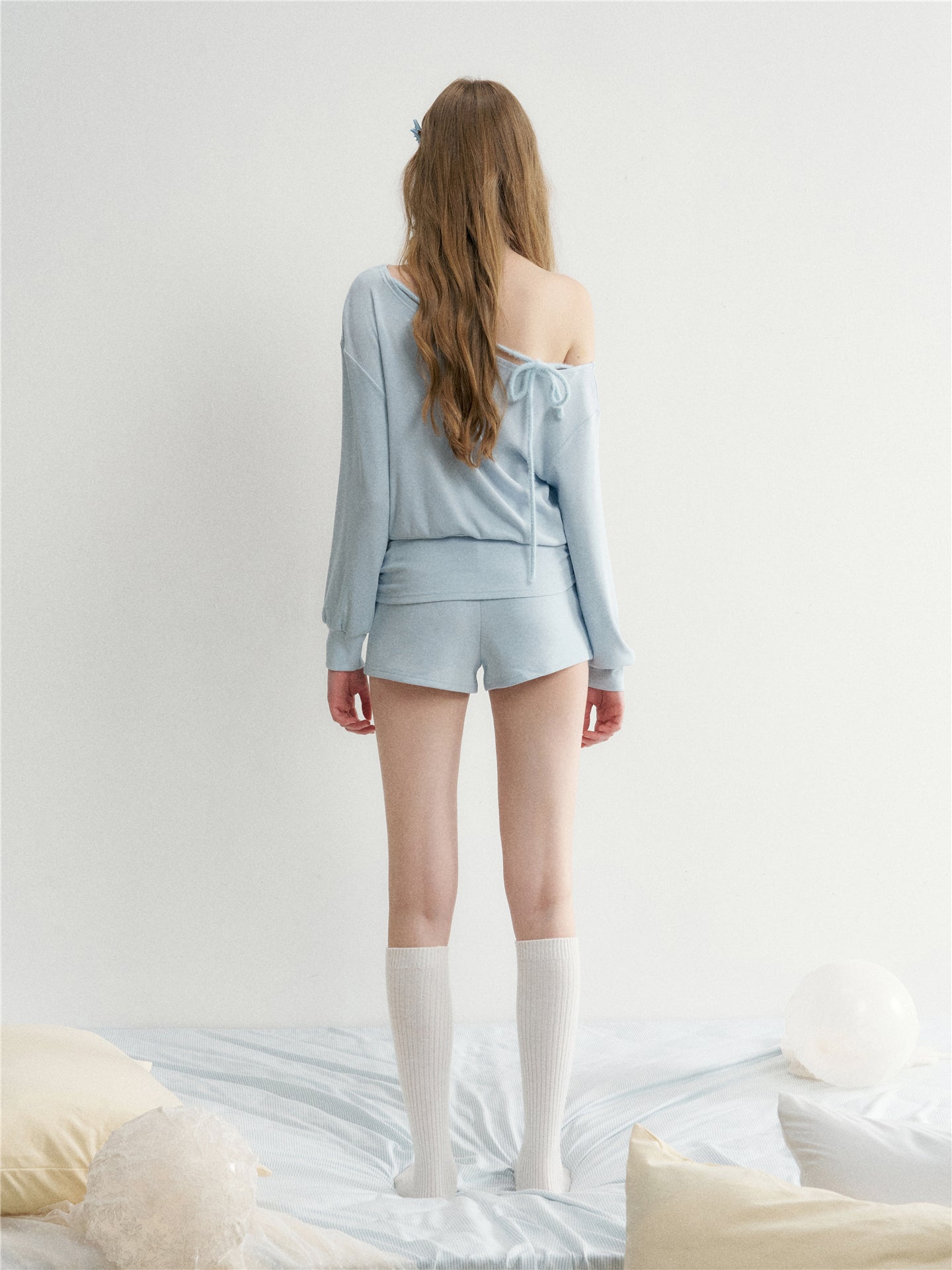 16DEWS 16D26024&amp;16D26025 Slanted shoulder and waist cinched top + shorts