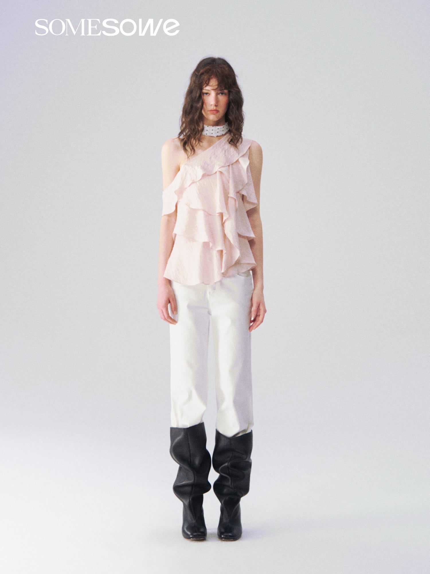 SOMESOWE S2609109 Multi layered ruffle edge sloping shoulder top