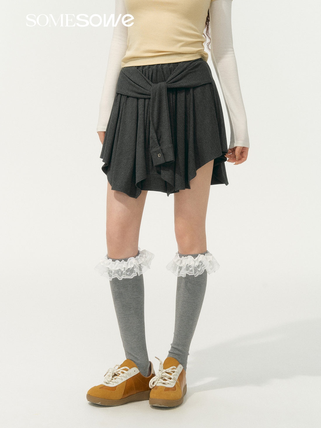 SOMESOWE S2508054 Irregular lace up skirt