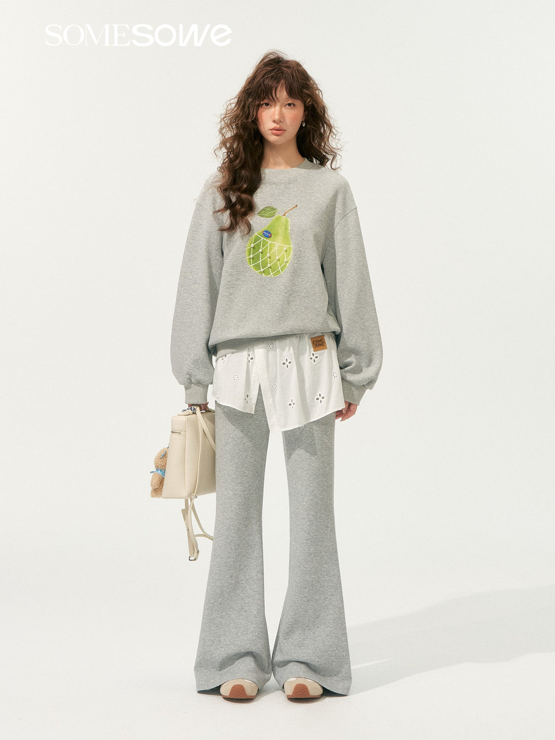 SOMESOWE S2508178 Pear print round neck hoodie