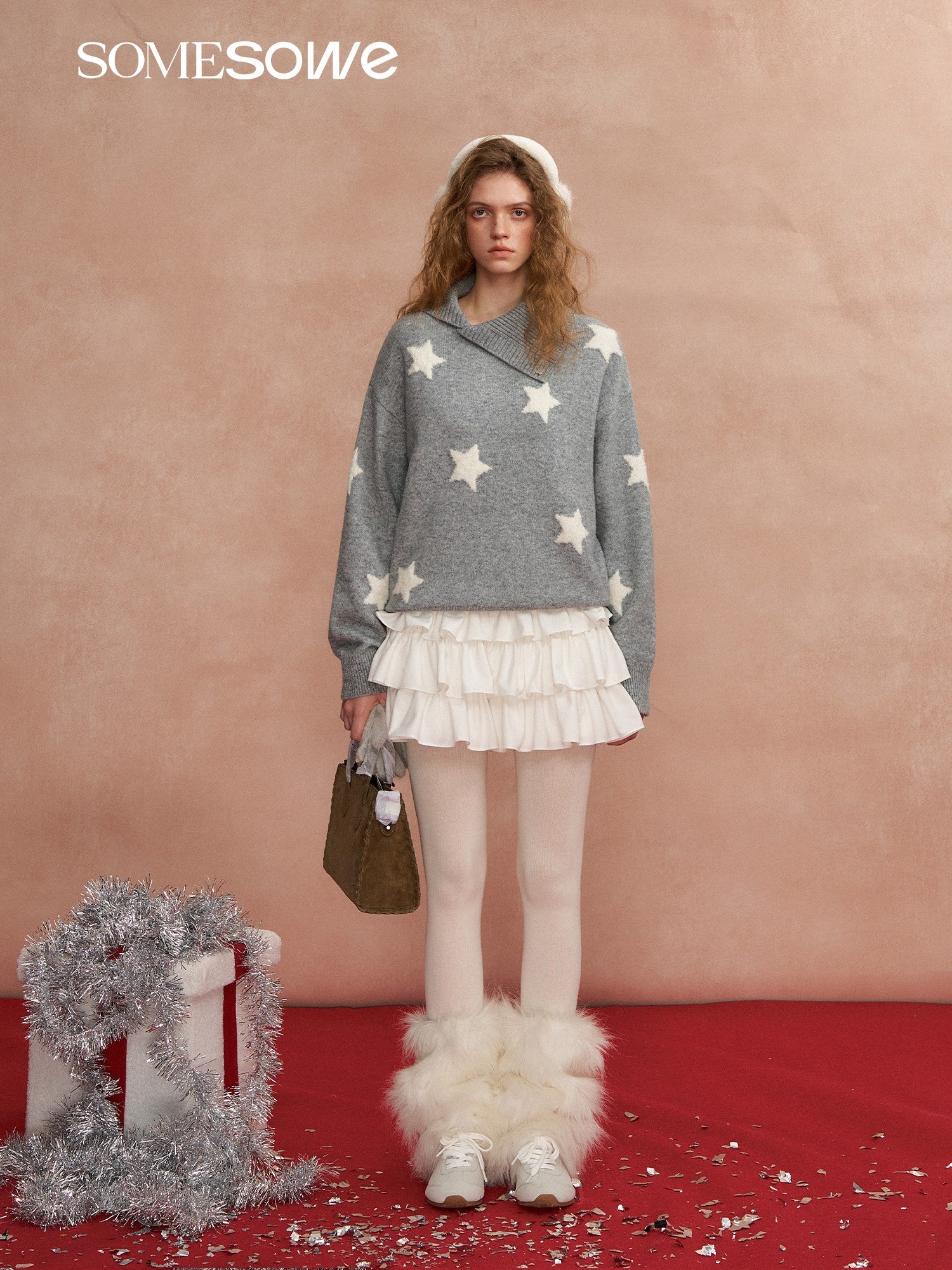 SOMESOWE S2508287 Irregular Collar Star Sweater
