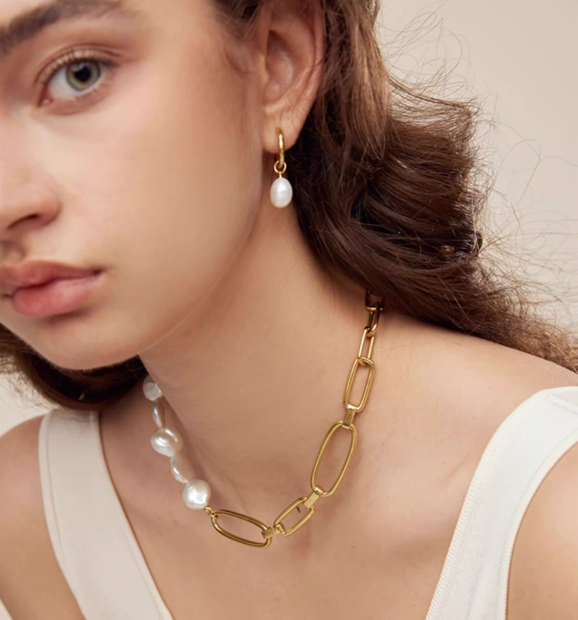 ARSIS Baroque pearl earrings