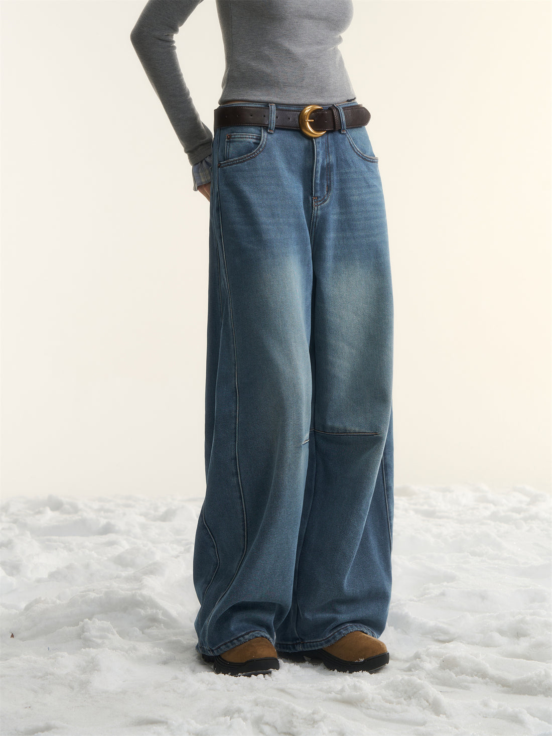 AsGony ASG25570 Plush versatile curved knife washed denim jeans