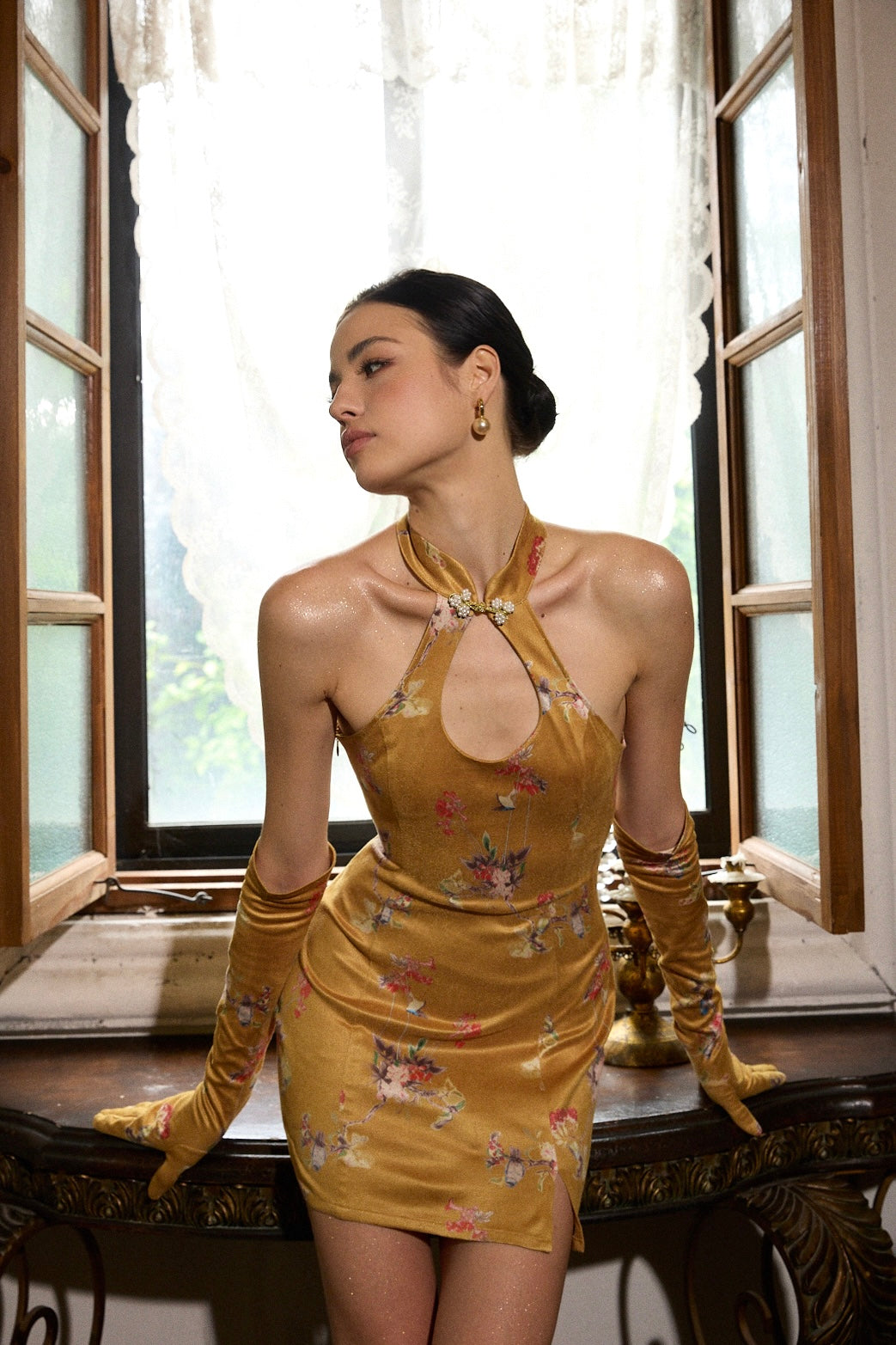 FINDYAWINGS Golden Mini Cheongsam(with glove)