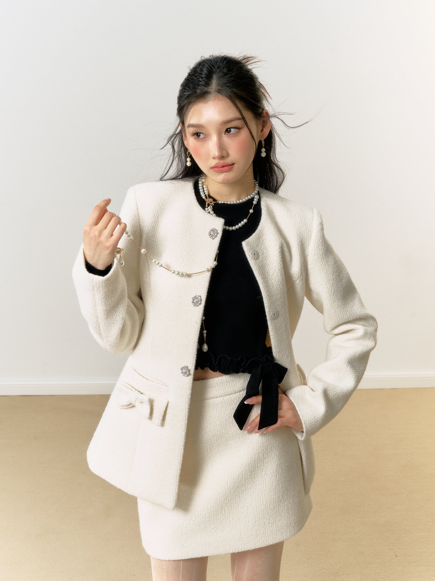 Lafreedom White Bow Twist Set(Jacket or Skirt)