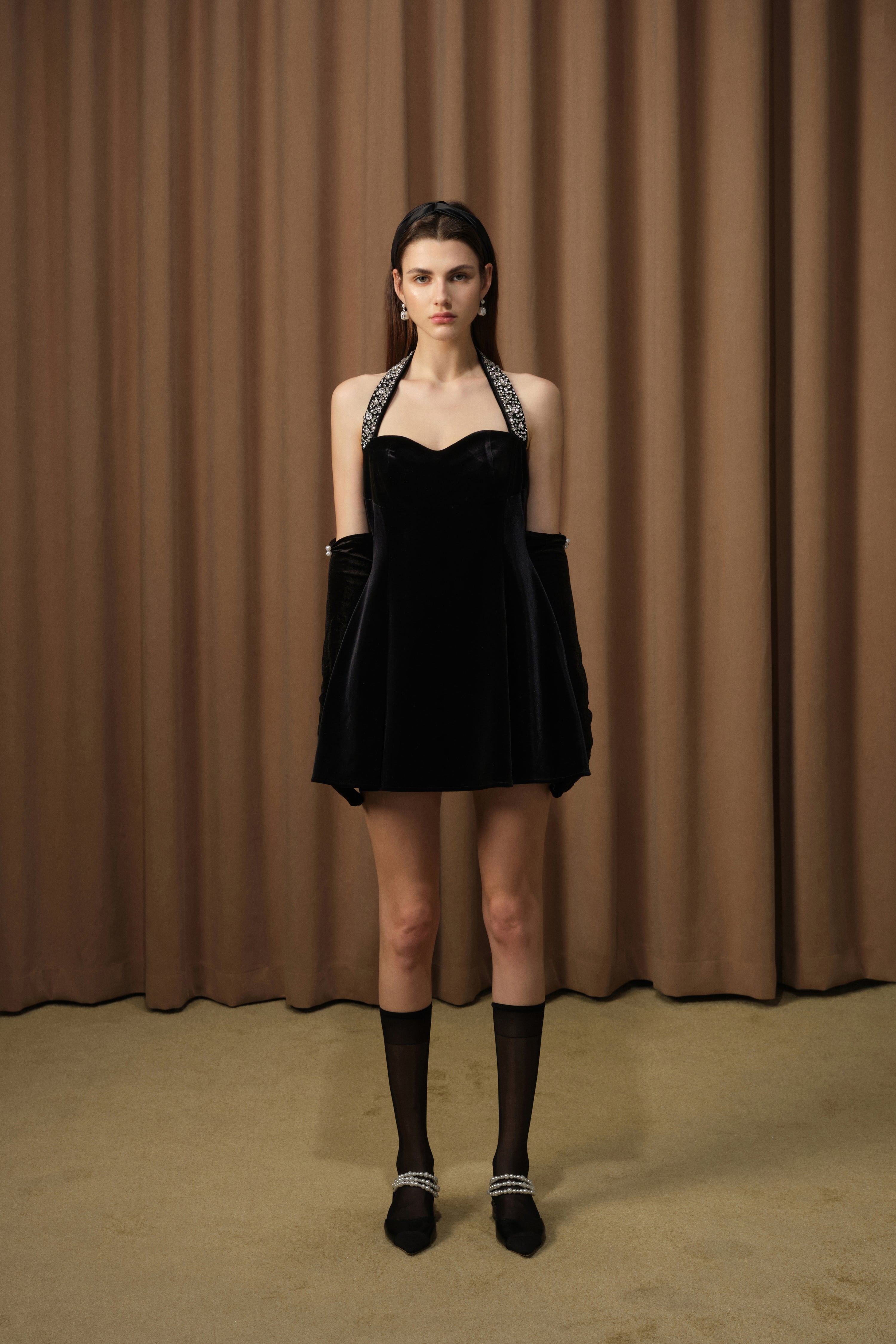 DIANA VEVINA D42W51ZY1037L halter neck velvet skirt
