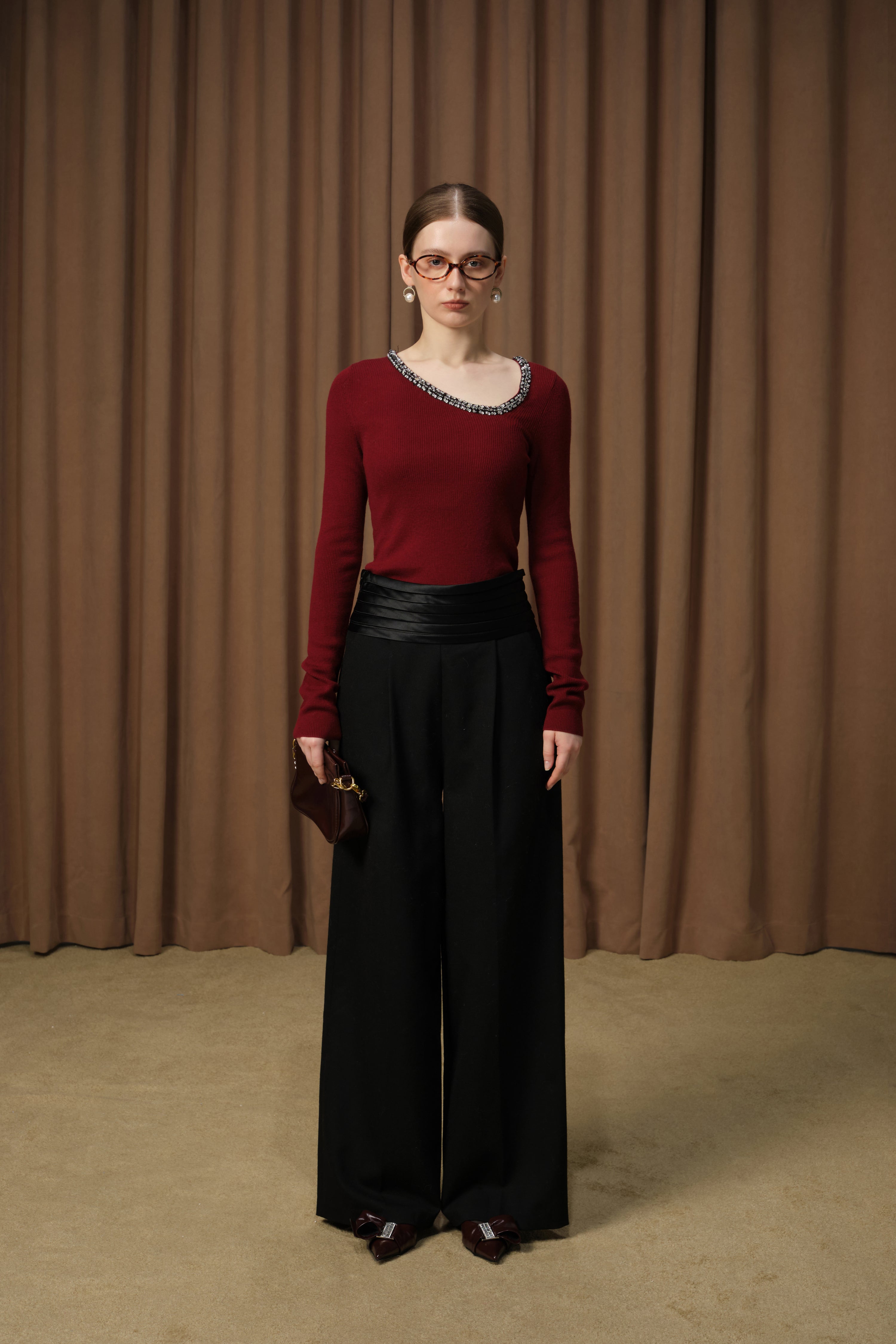 DIANA VEVINA D42W05YL663W / D42W05YL663L / D42W05YL663R bottoming shirt