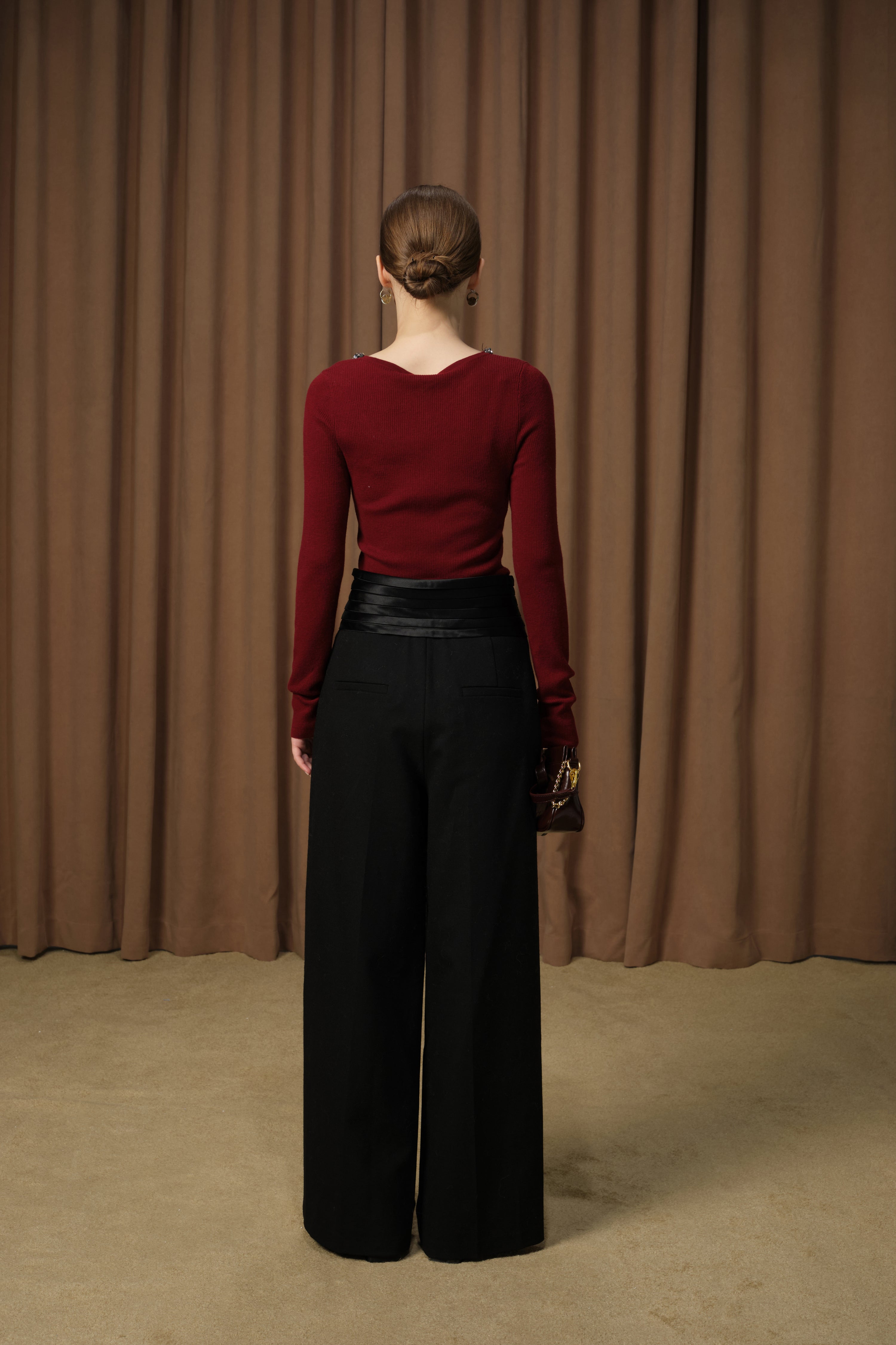 DIANA VEVINA D42W05YL663W / D42W05YL663L / D42W05YL663R bottoming shirt