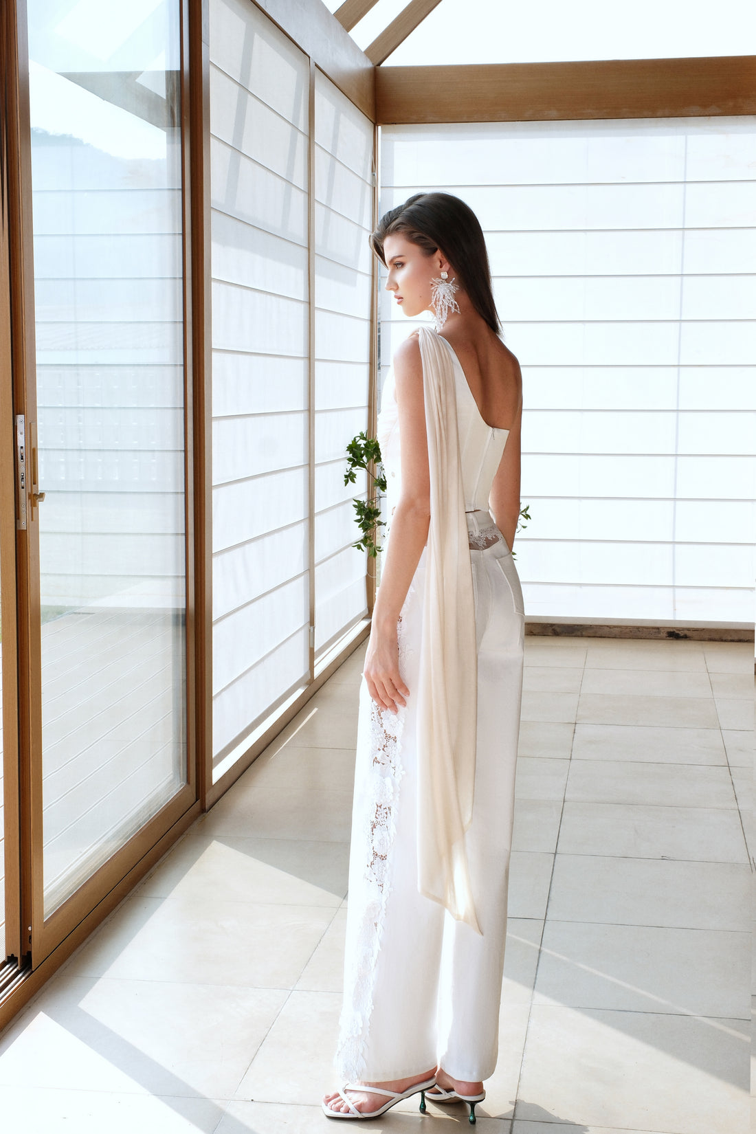 SHEERLUCK SLDD25202 Drifting collar fishbone short top (2color)