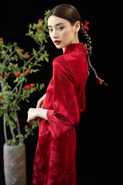 GORGEOUS Red embroidered Qipao