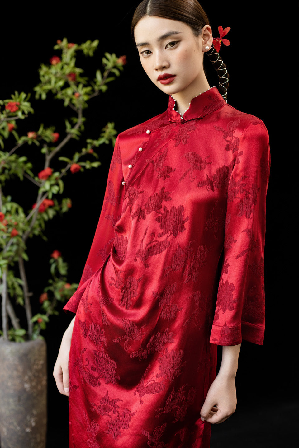 GORGEOUS Red embroidered Qipao