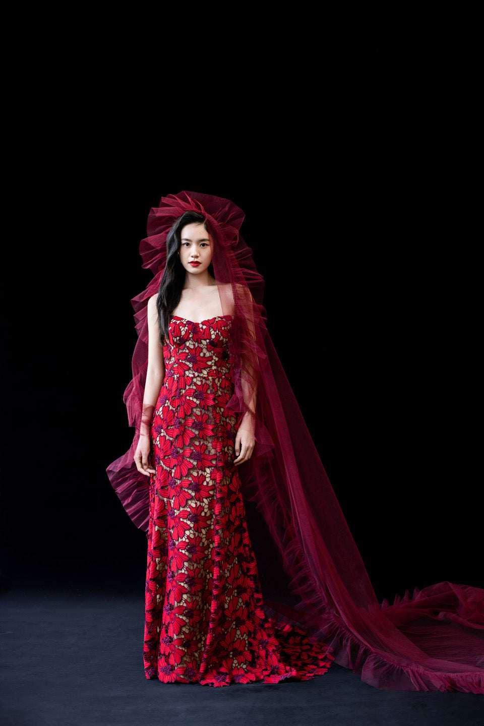 GORGEOUS Red flower lace strapless maxi dress