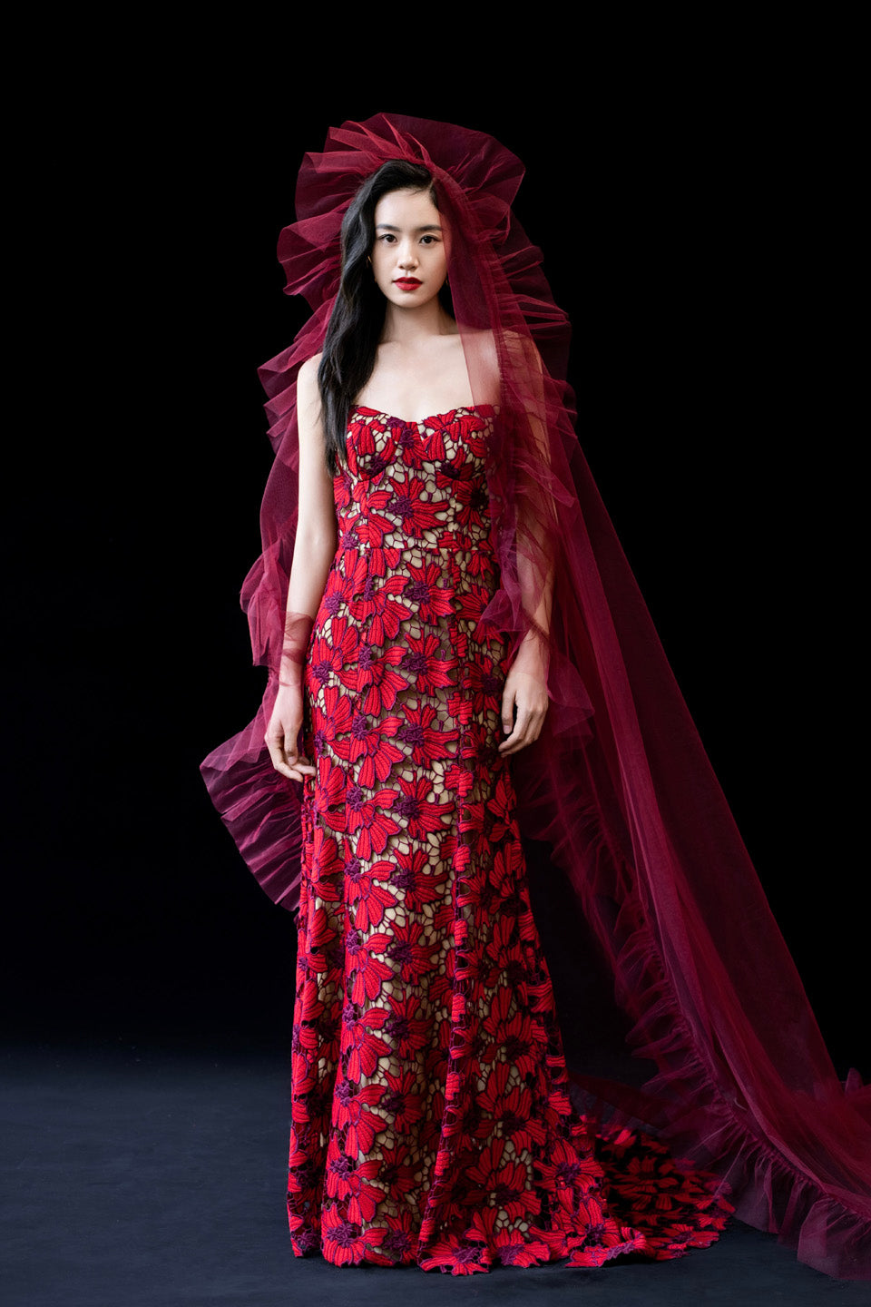 GORGEOUS Red flower lace strapless maxi dress