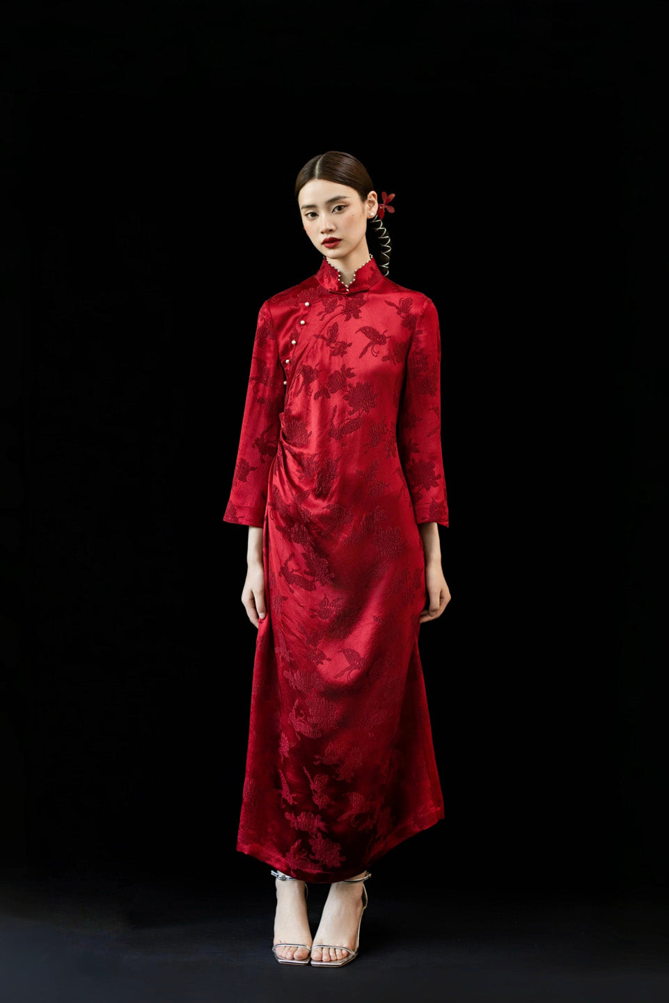 GORGEOUS Red embroidered Qipao