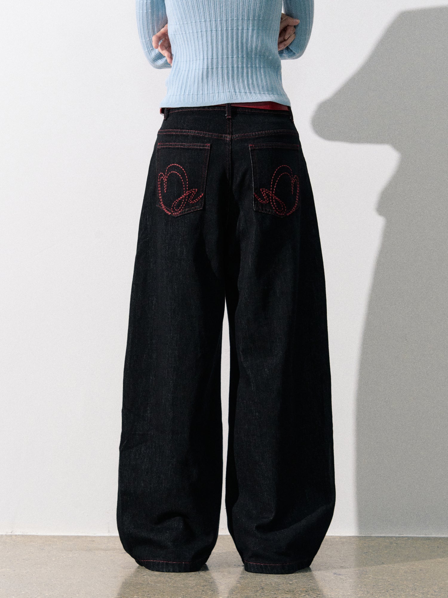 Lafreedom LAF350809 Heart embroidered loose jeans