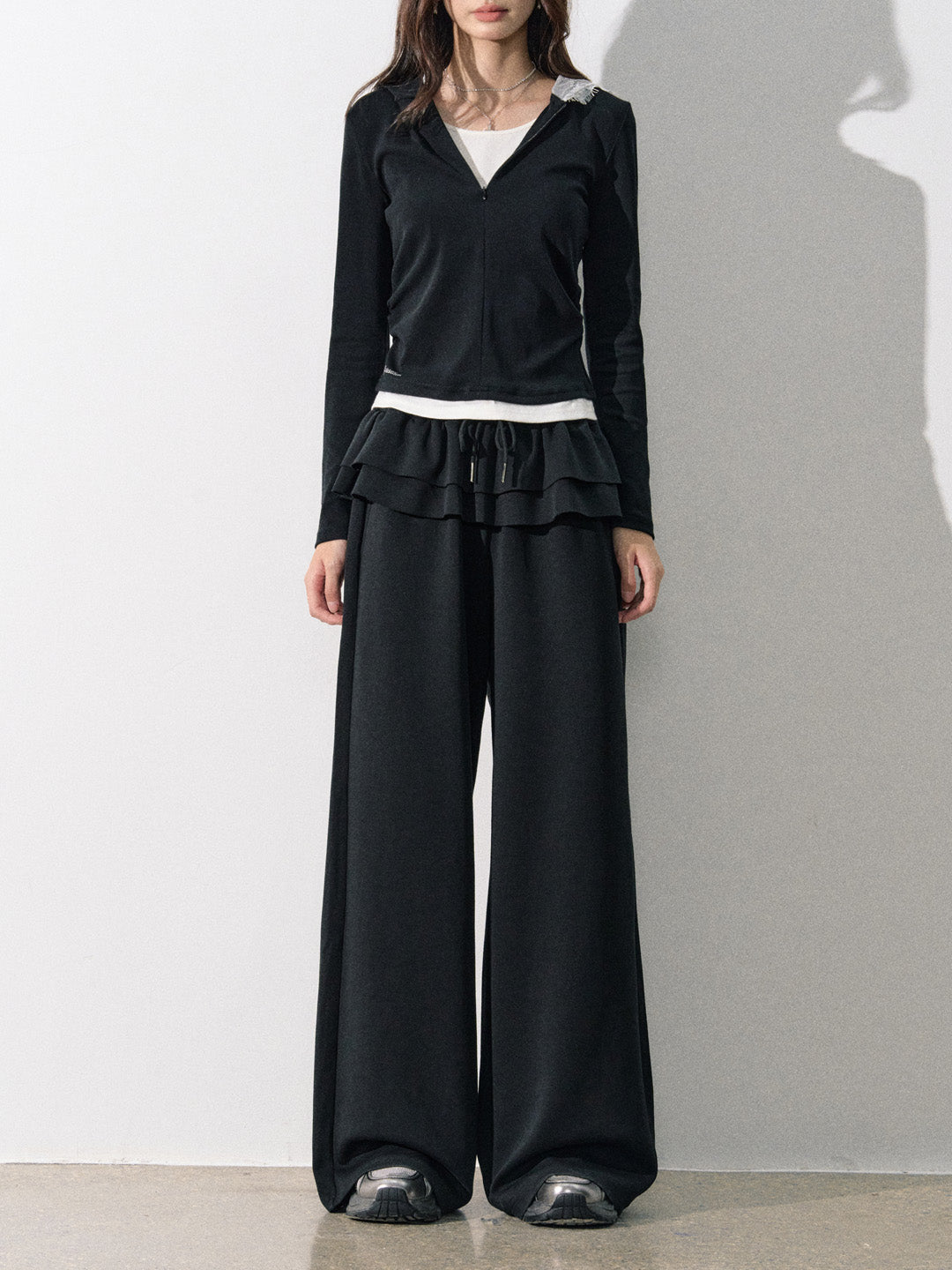 Lafreedom LAF350811 Double layered ruffled wide leg sweatpants