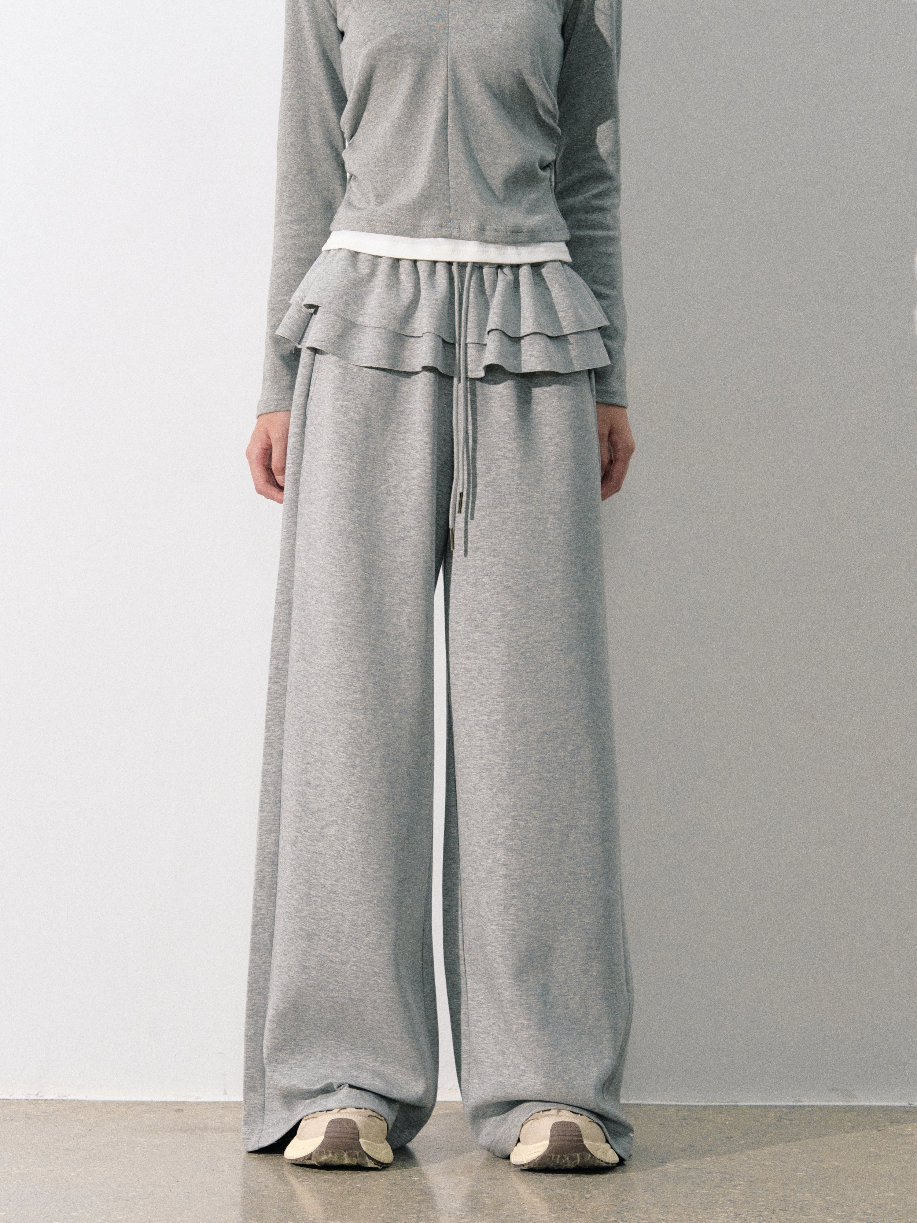 Lafreedom LAF350811 Double layered ruffled wide leg sweatpants