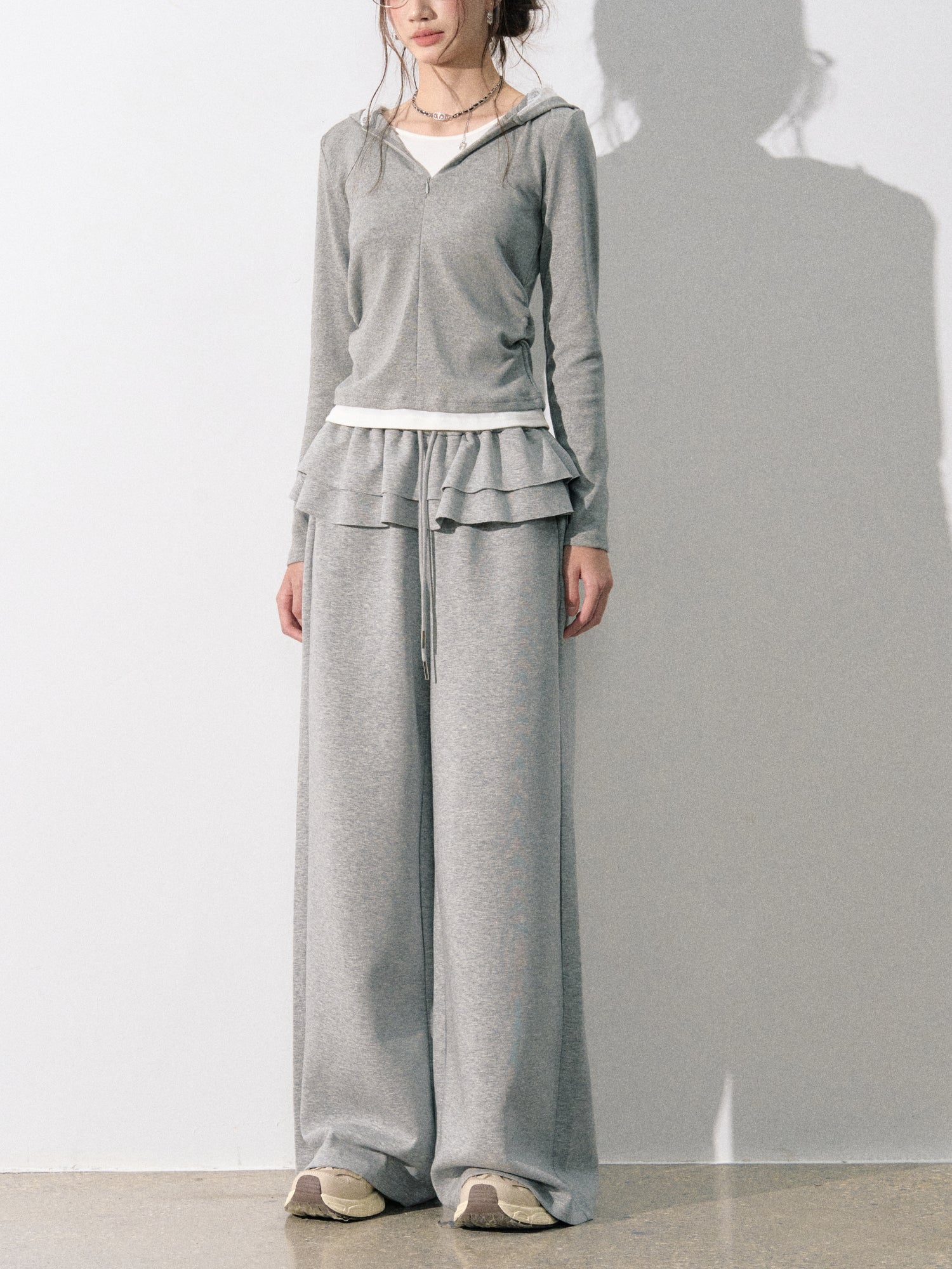 Lafreedom LAF350811 Double layered ruffled wide leg sweatpants