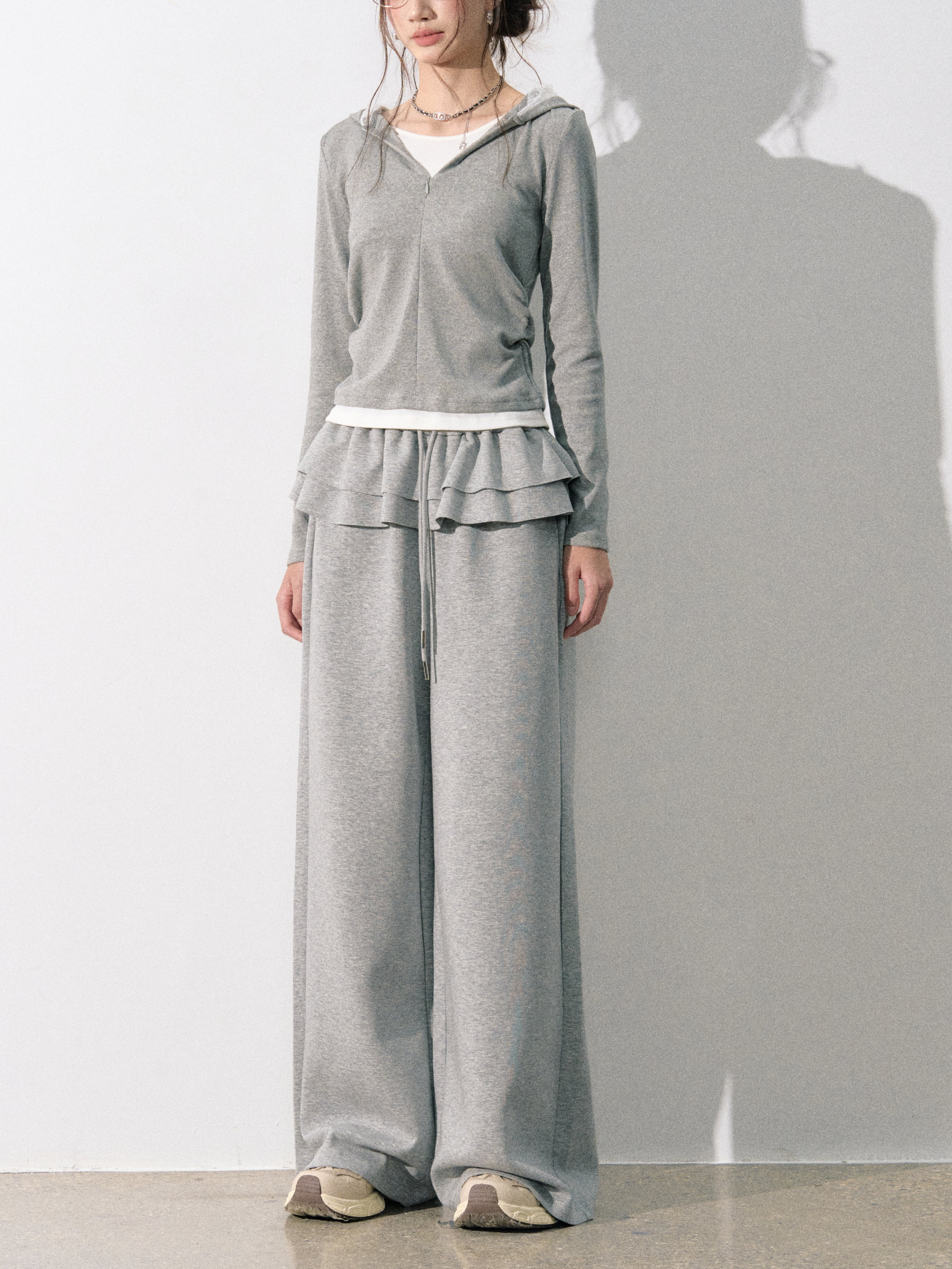 Lafreedom LAF350811 Double layered ruffled wide leg sweatpants