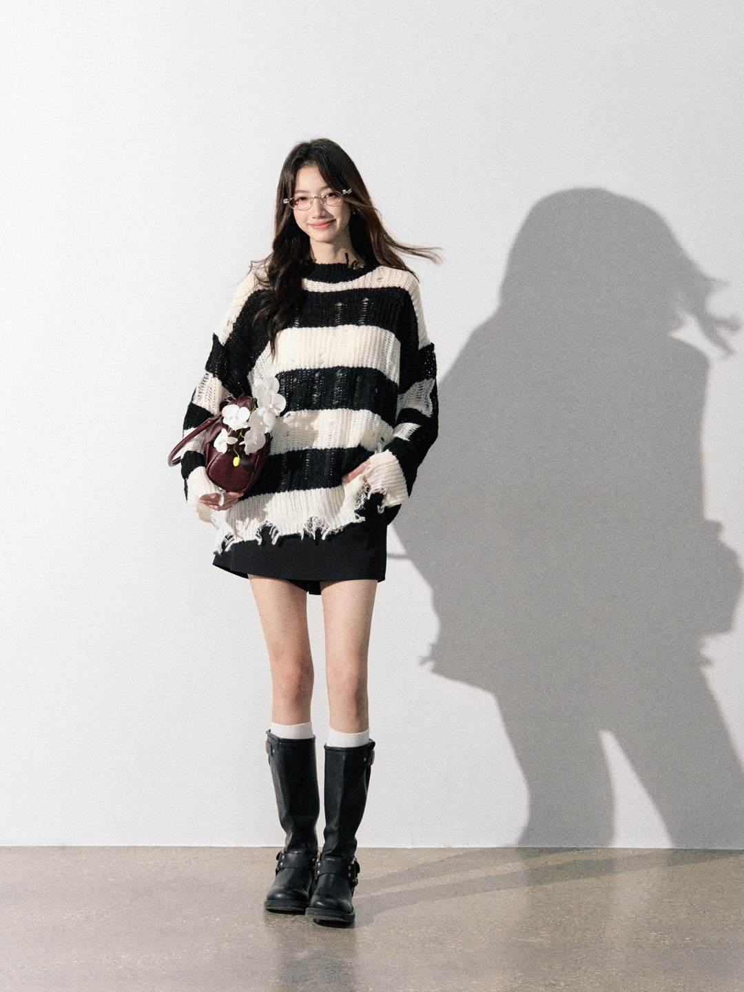 Lafreedom LAF350911 Lazy style black and white striped loose sweater