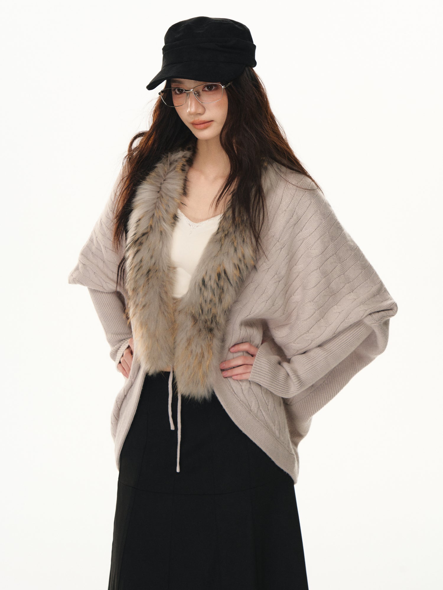 Lafreedom LAF351107 Lazy style patchwork fur collar bat sleeve knitted cardigan