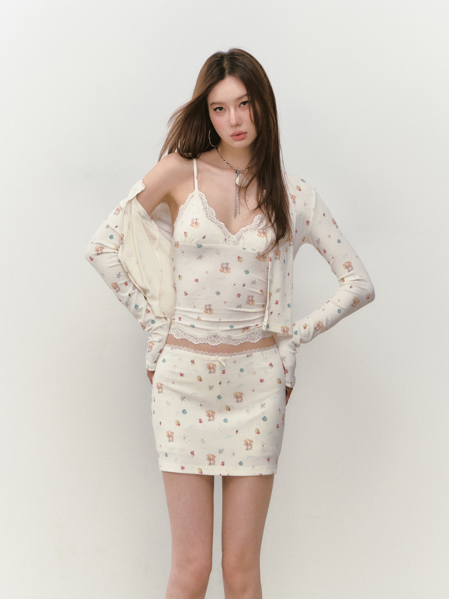VIA PITTI VIABTP339 Printed lace edge vest (2color)