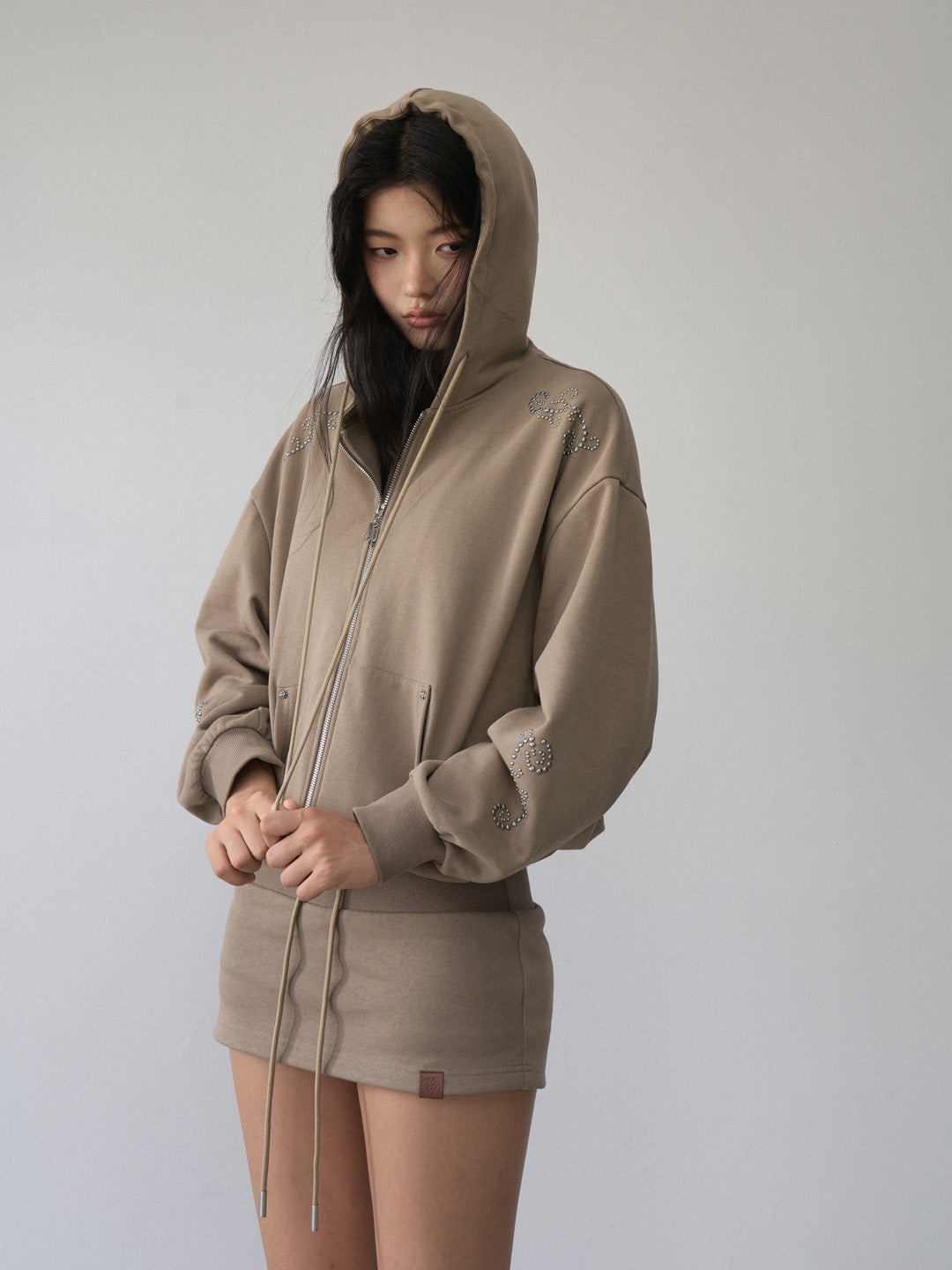 VIA PITTI VIACC486 Rivet design hooded sweatshirt