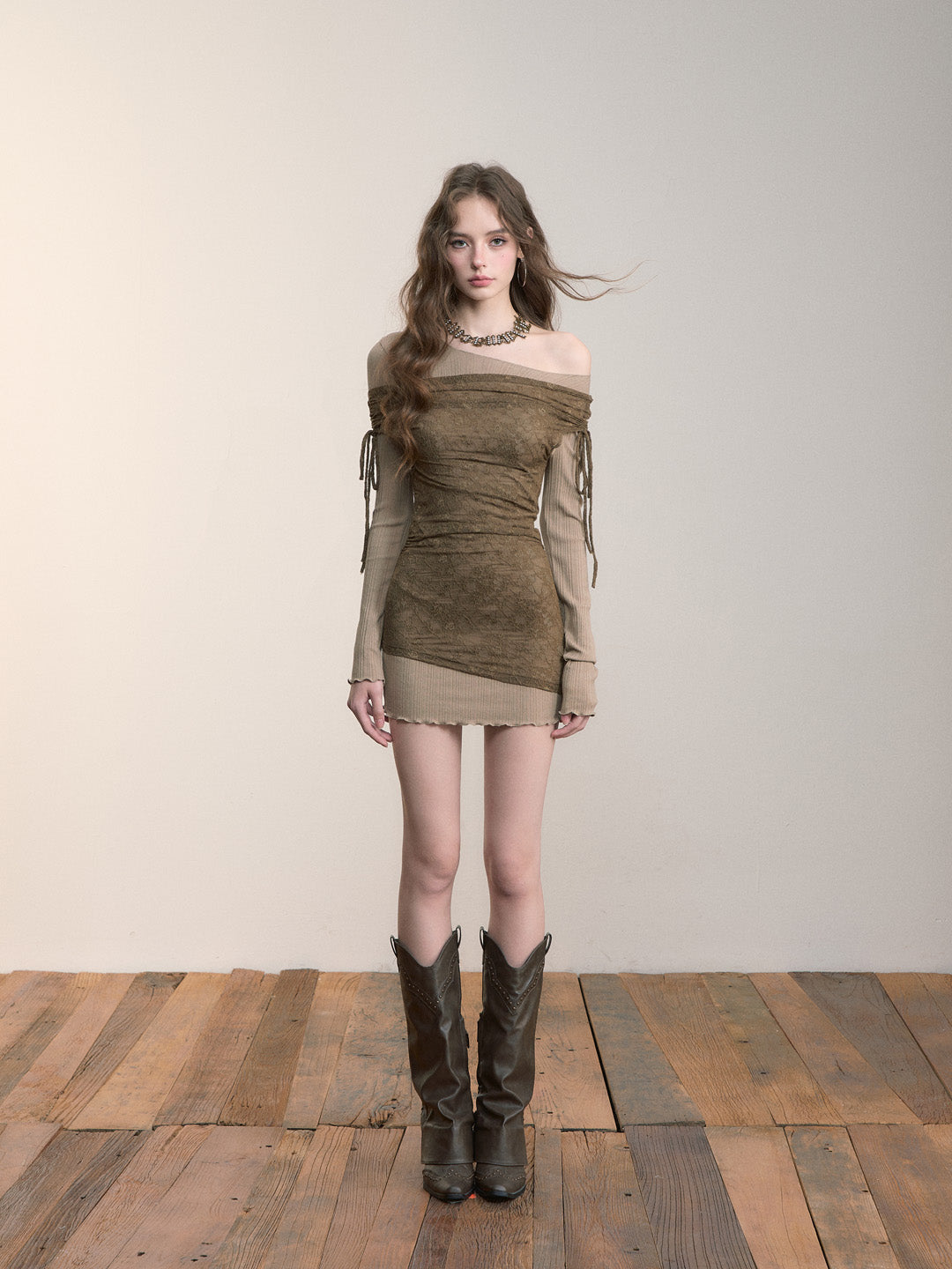 VIA PITTI VIACD523 Fake two piece contrasting lace dress