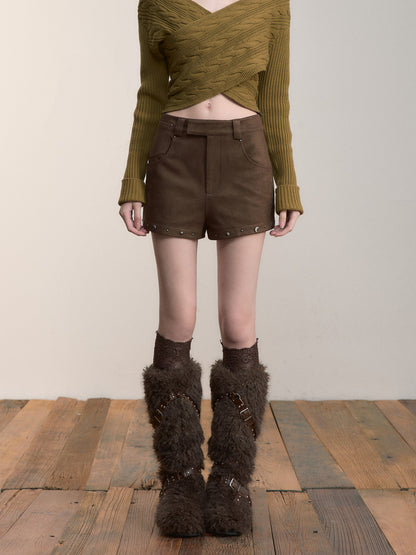 VIA PITTI VIACP521 Irregular rivet design versatile shorts