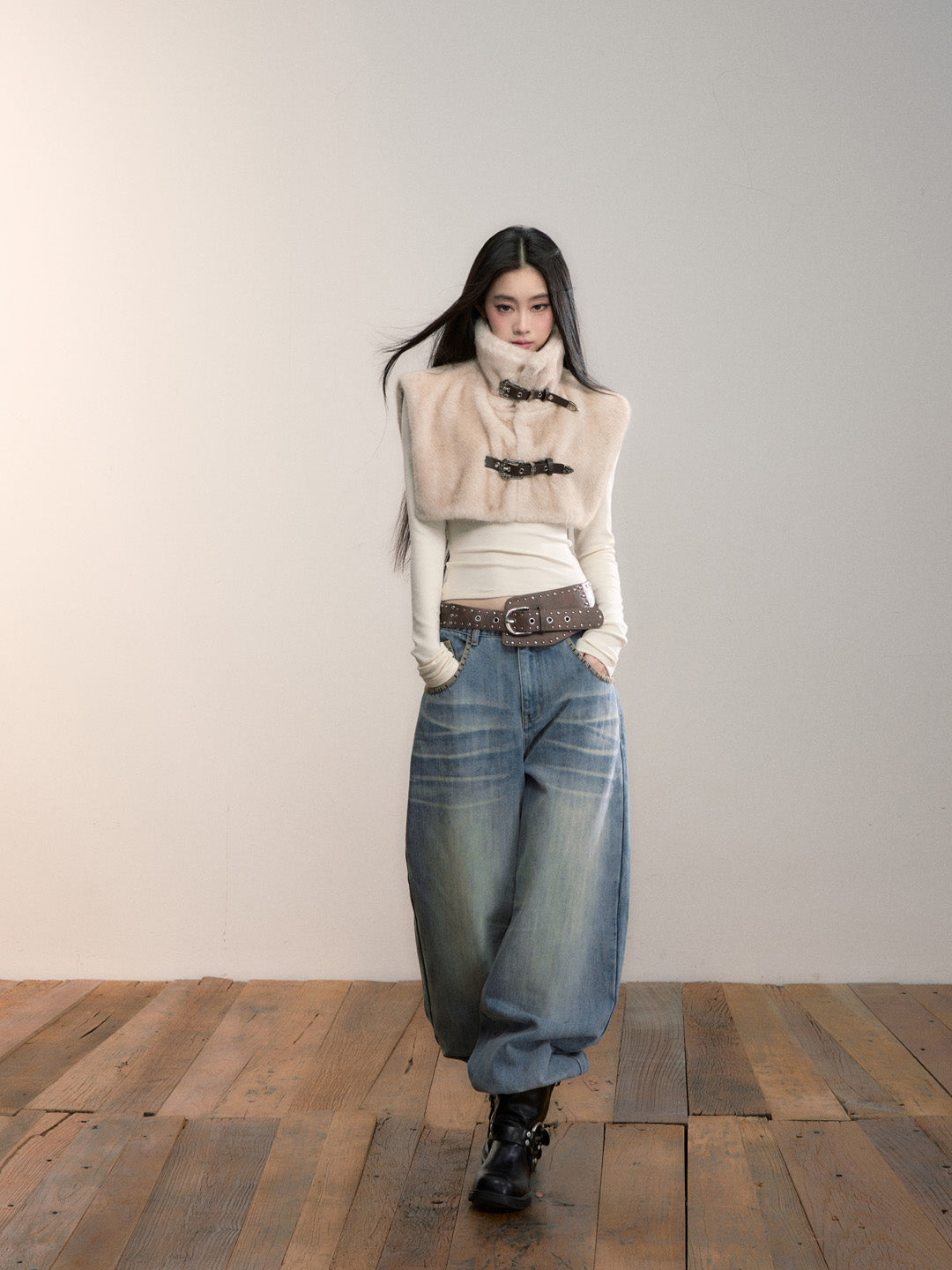 VIA PITTI VIADC679 Versatile fur shawl vest