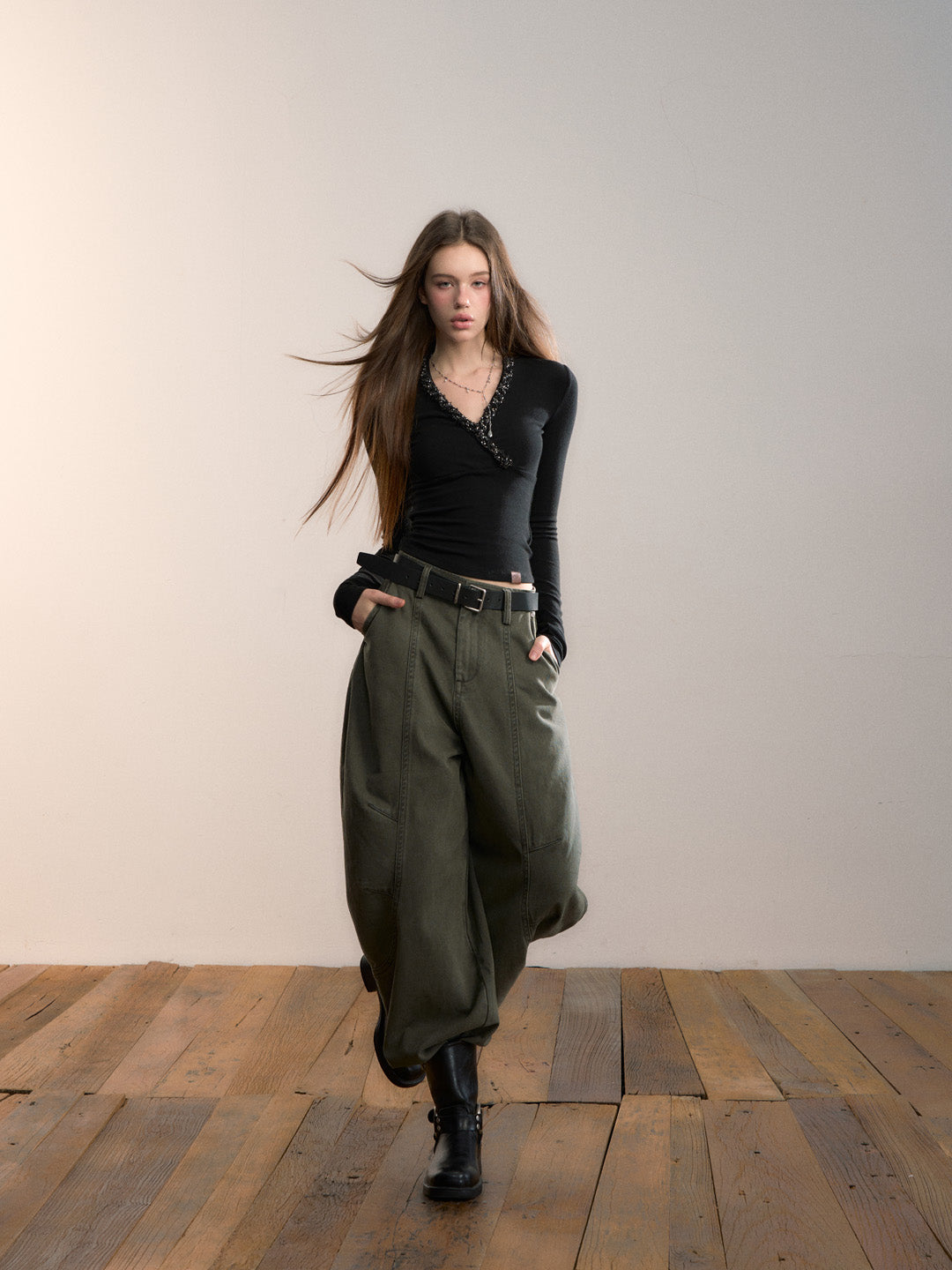 VIA PITTI VIADTP695 Ribbon splicing V-neck base long sleeved top