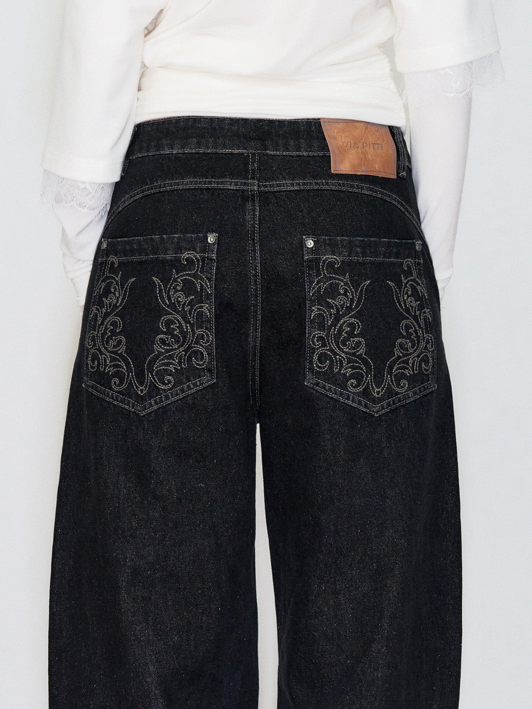 VIA PITTI VIAAP840 Embroidered loose fit denim pants