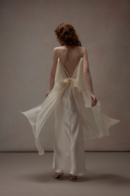 Fa Sogno FSN26SS-DR-06-WH Swinging collar and back fluttering gauze dress