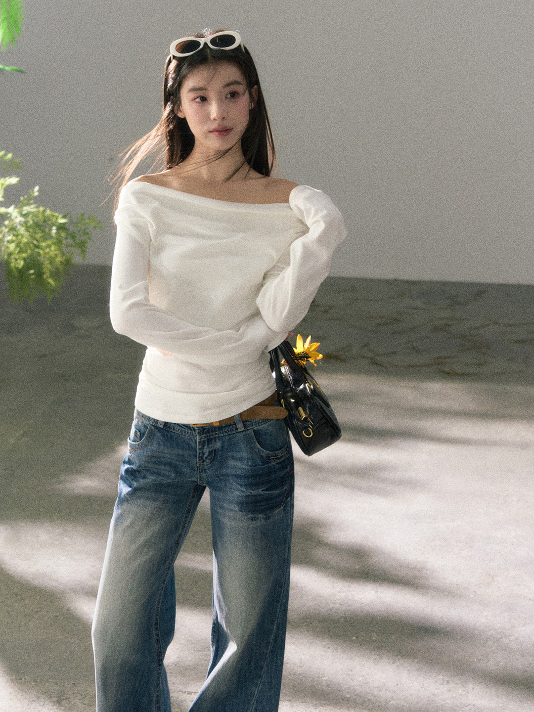 Lafreedom LAF360102 Swinging collar lace slim fit long sleeved top