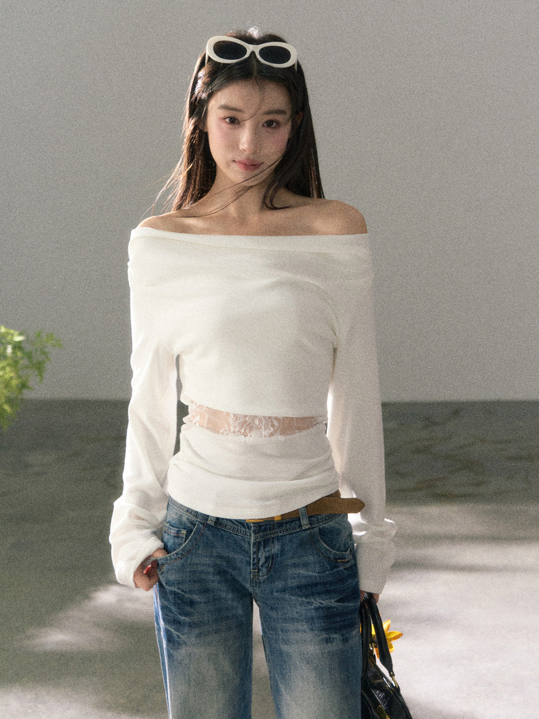 Lafreedom LAF360102 Swinging collar lace slim fit long sleeved top