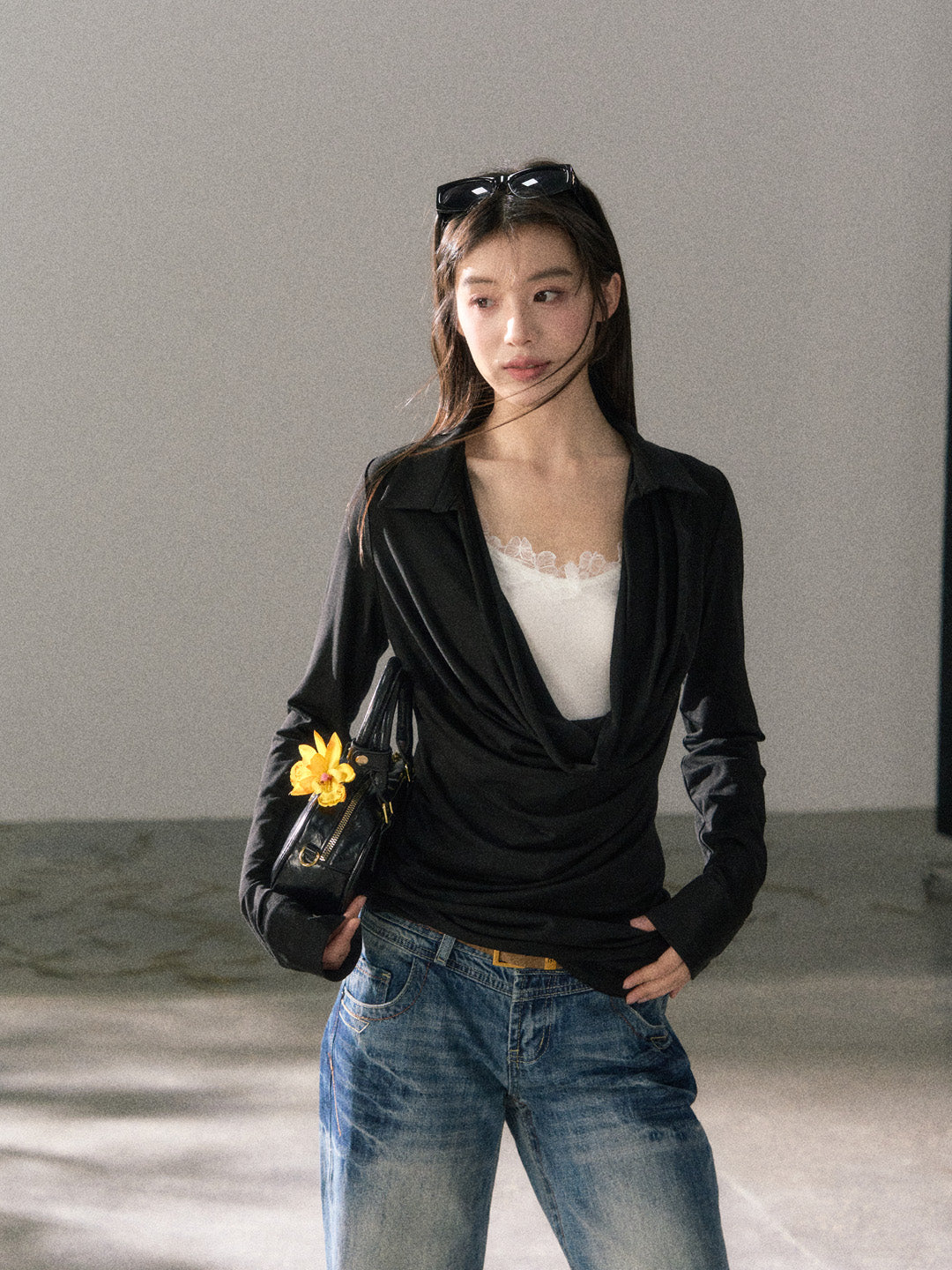 Lafreedom LAF360103 Clear and cool style collar and waist cinched knitted top