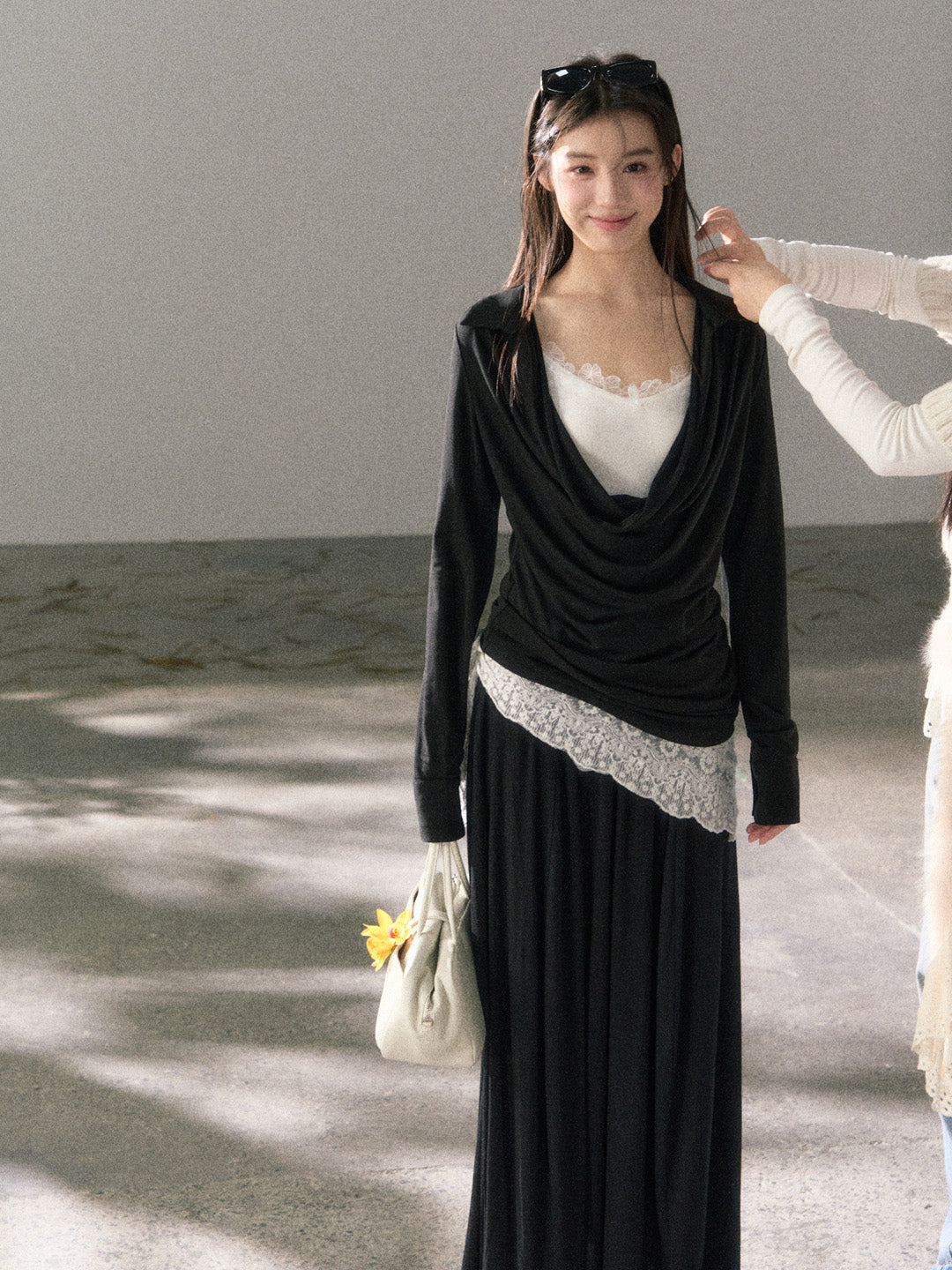 Lafreedom LAF360103 Clear and cool style collar and waist cinched knitted top