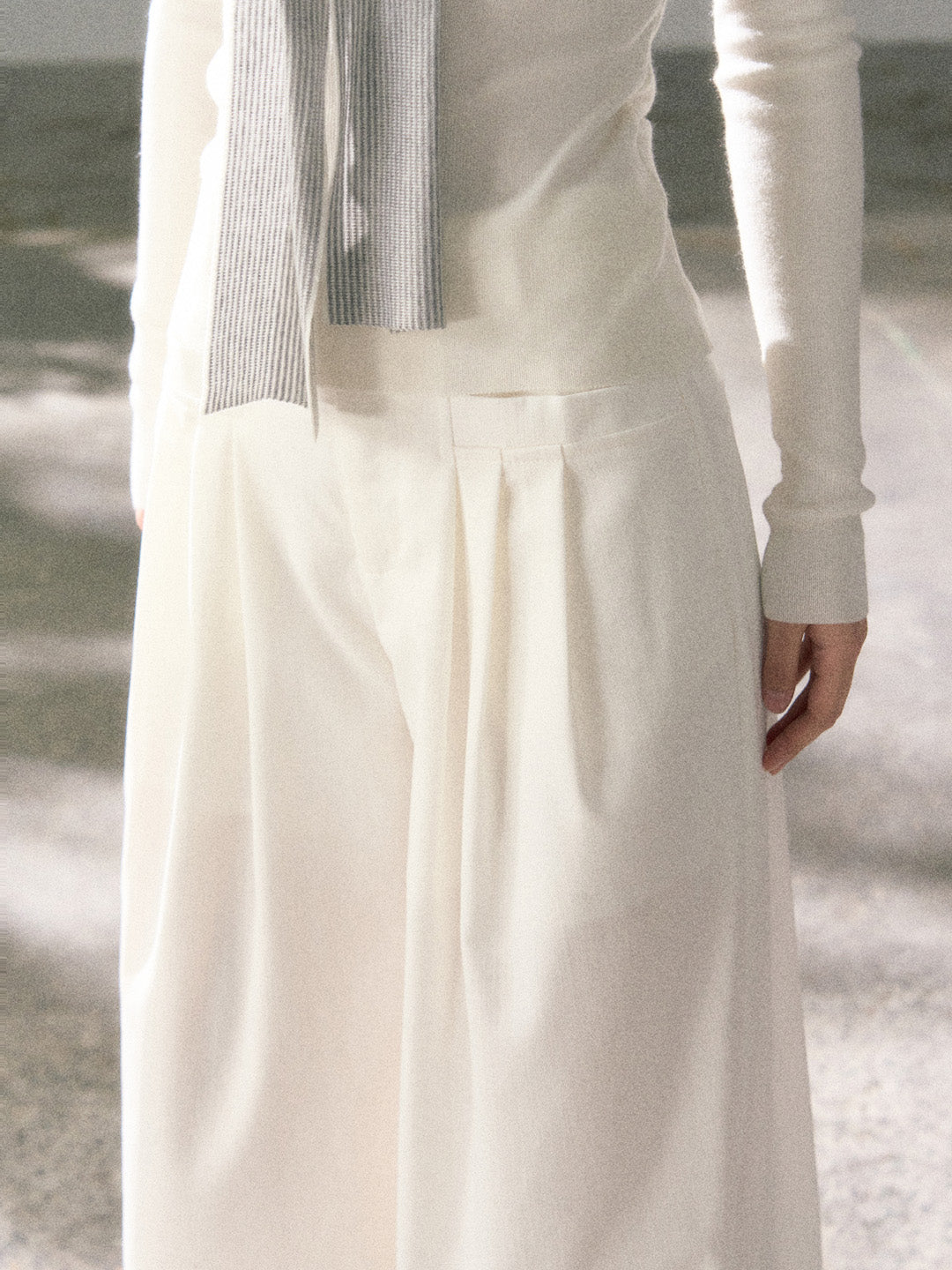 Lafreedom LAF360106 Pleated design white loose casual pants