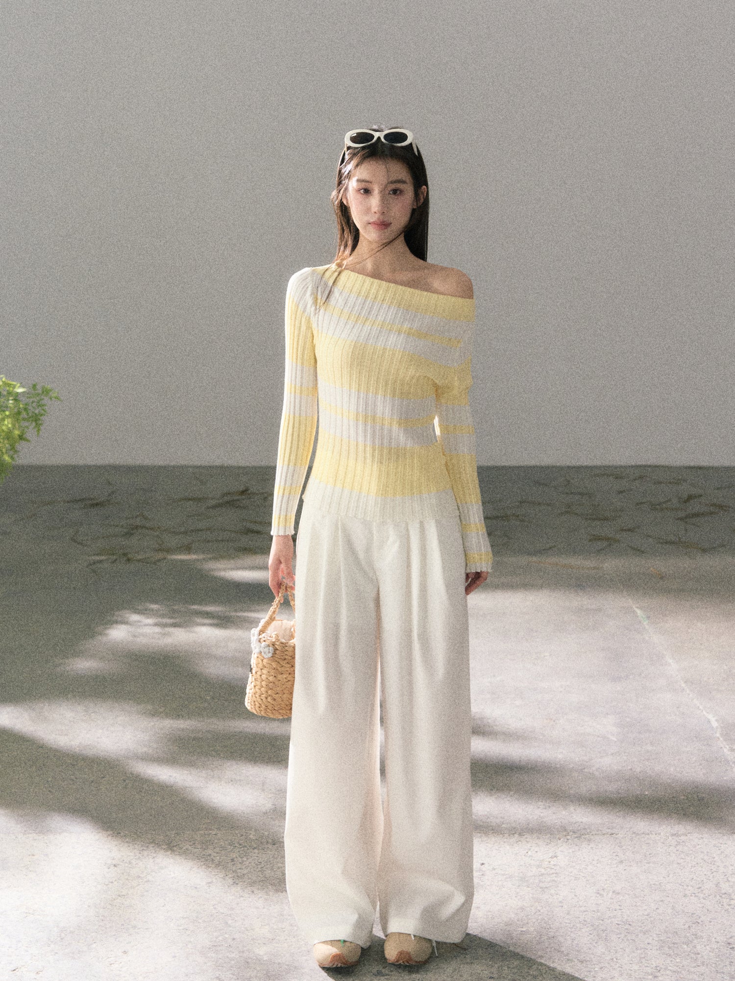 Lafreedom LAF360101 Clear and slim fit bright color striped knitted top