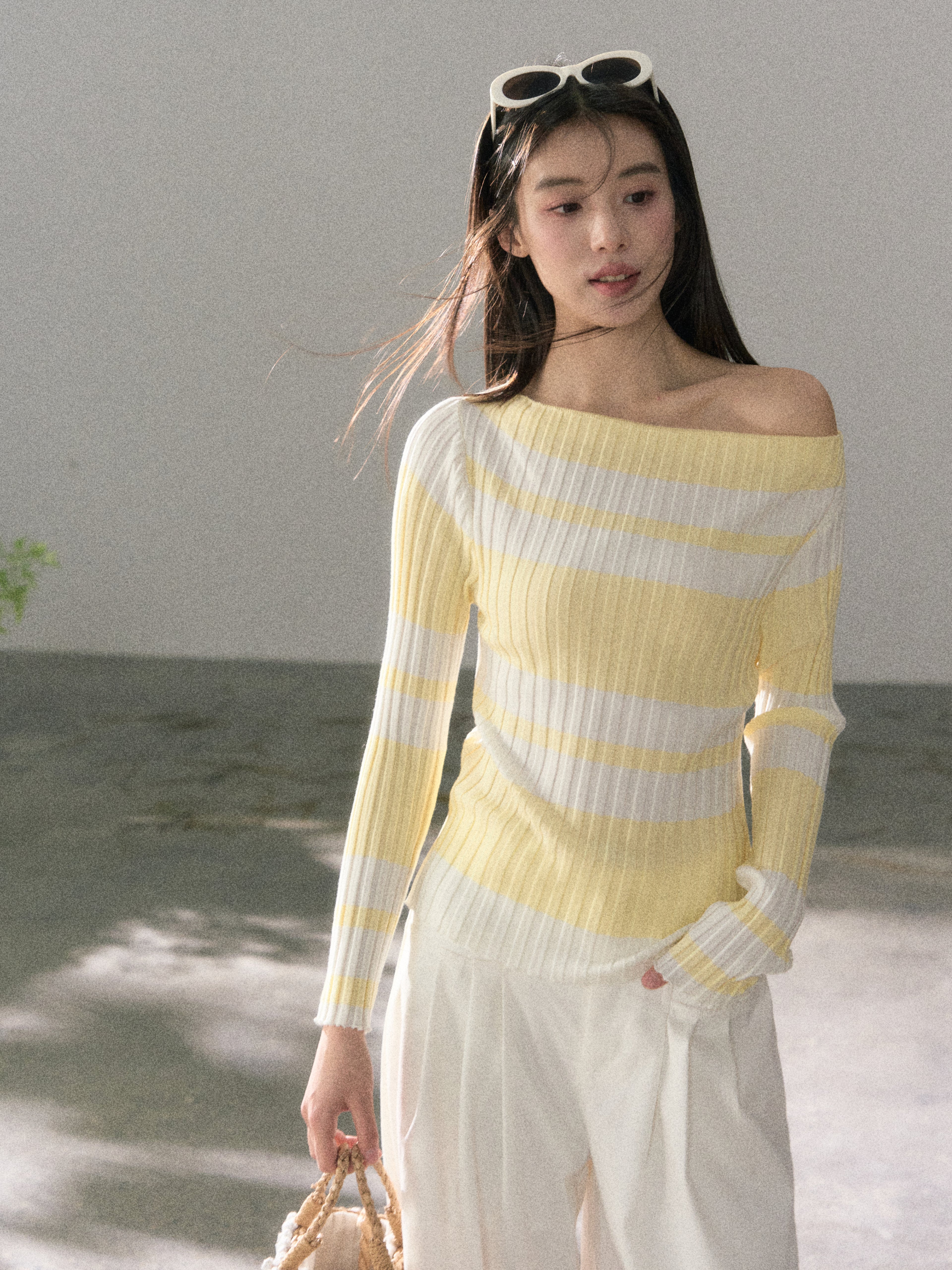 Lafreedom LAF360101 Clear and slim fit bright color striped knitted top