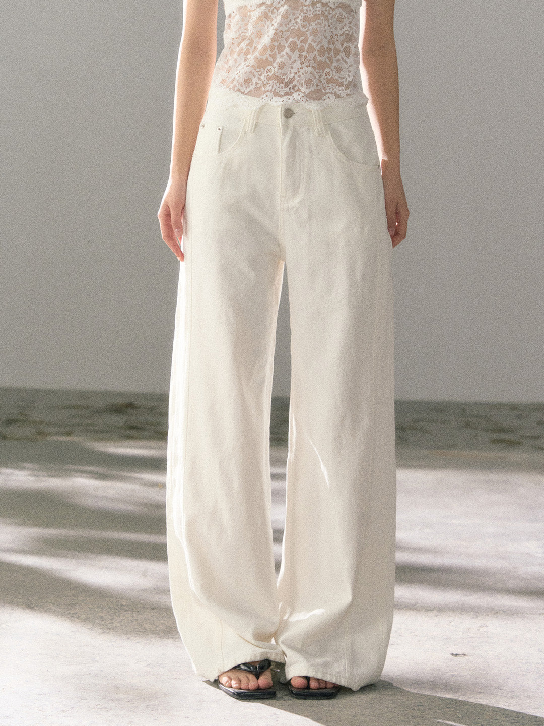 Lafreedom LAF360112 Lace embroidered white denim straight leg pants