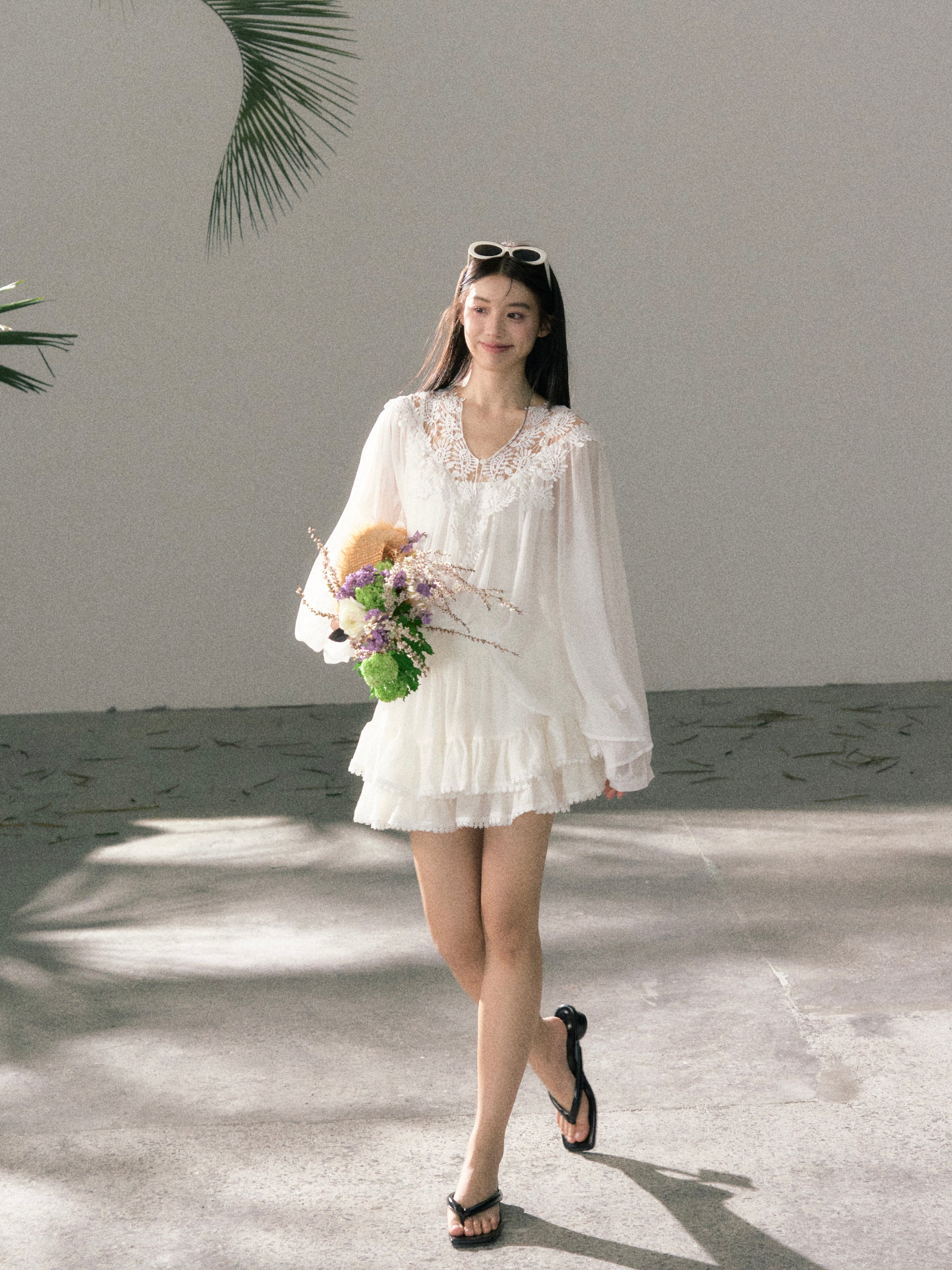 Lafreedom LAF360404 Lotus leaf edge double layered lace short skirt