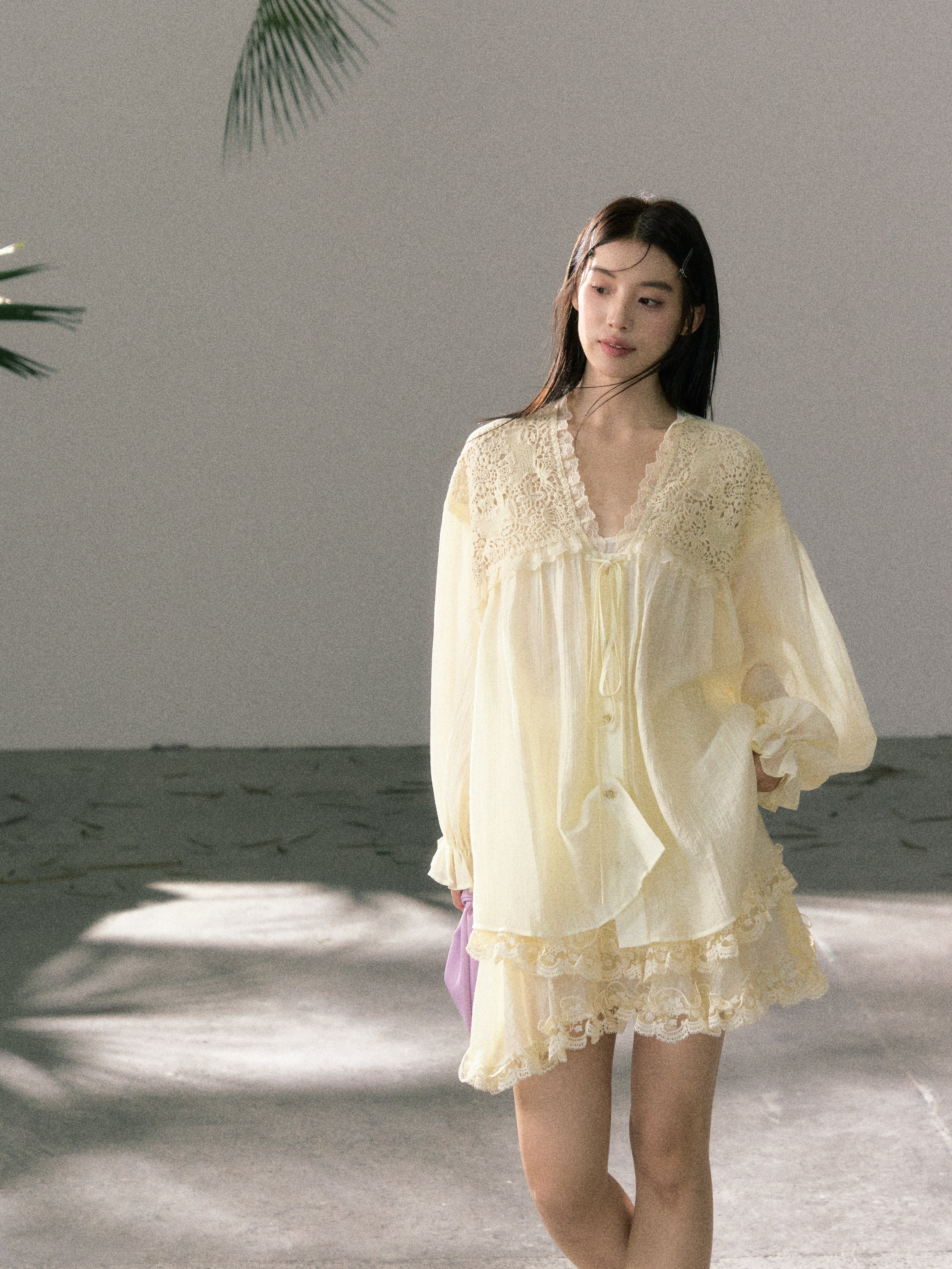 Lafreedom LAF360408&amp;LAF360409 Light yellow French hollow lace vacation style shirt + skirt