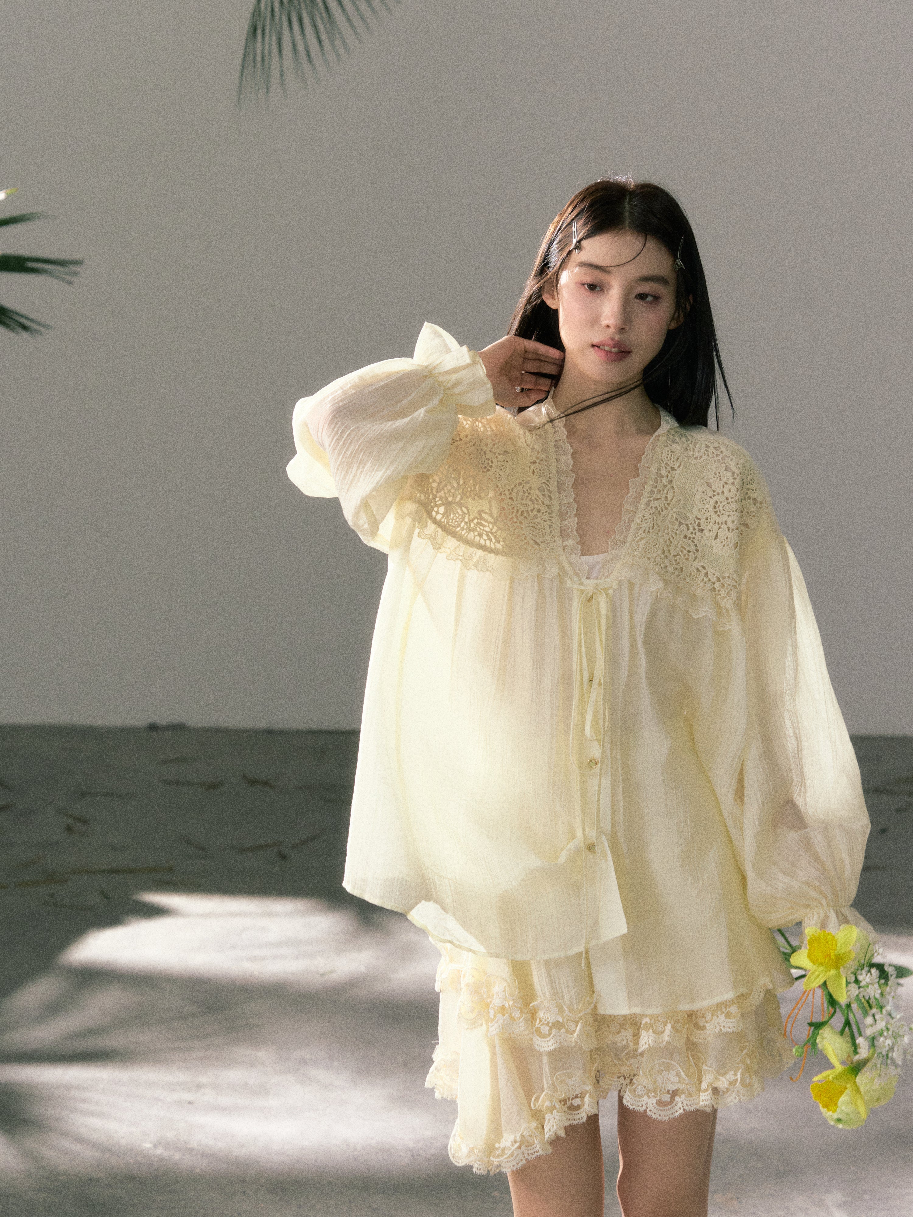 Lafreedom LAF360408&amp;LAF360409 Light yellow French hollow lace vacation style shirt + skirt